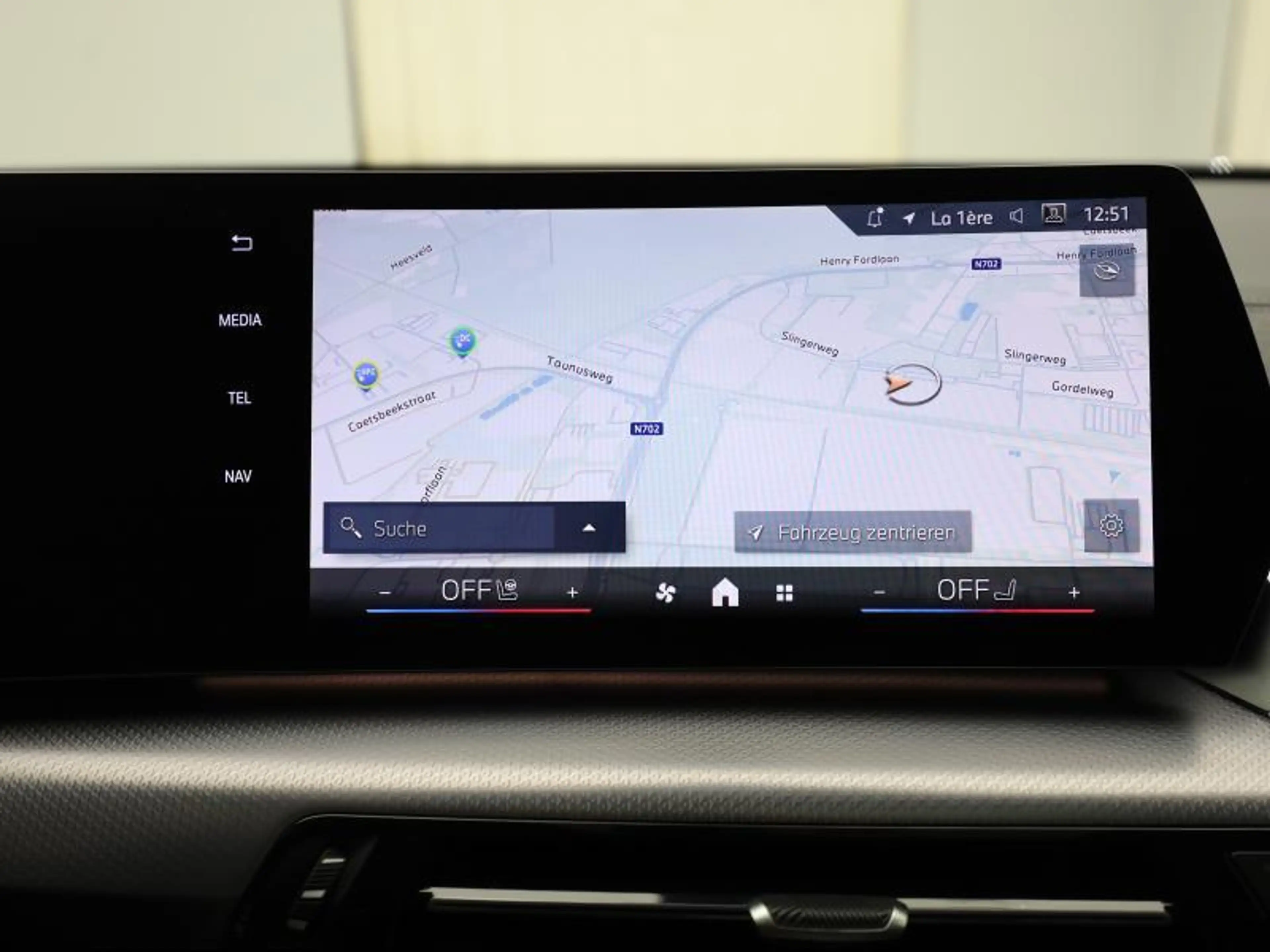 BMW iX2 eDrive 20 - M Pack — photo 12