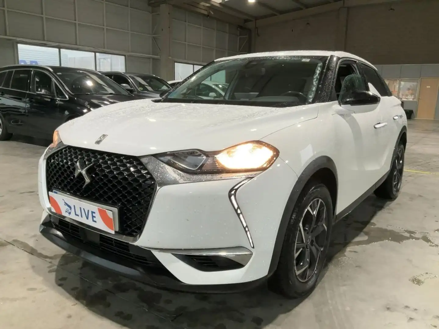 DS Automobiles DS 7 Crossback BlueHDi 73 kW Manual SO CHIC Weiß - 1
