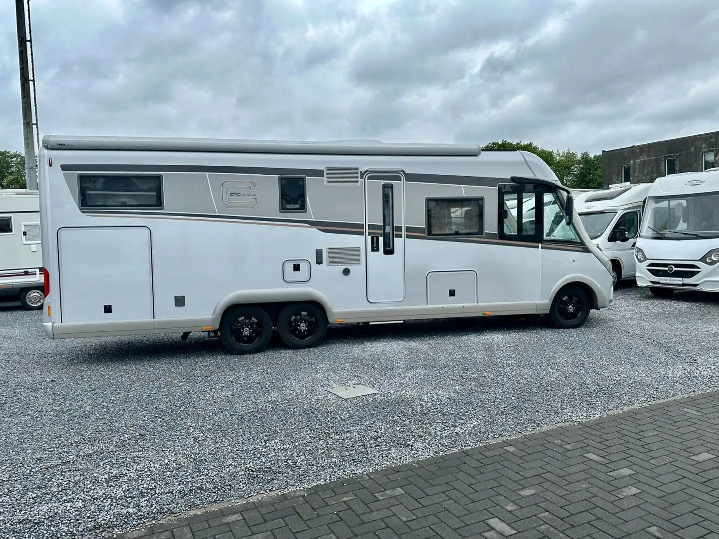 Mercedes-Benz Carthago E-Line XL I 61 hydr.Hubstützen-2xKlima Silber - 2