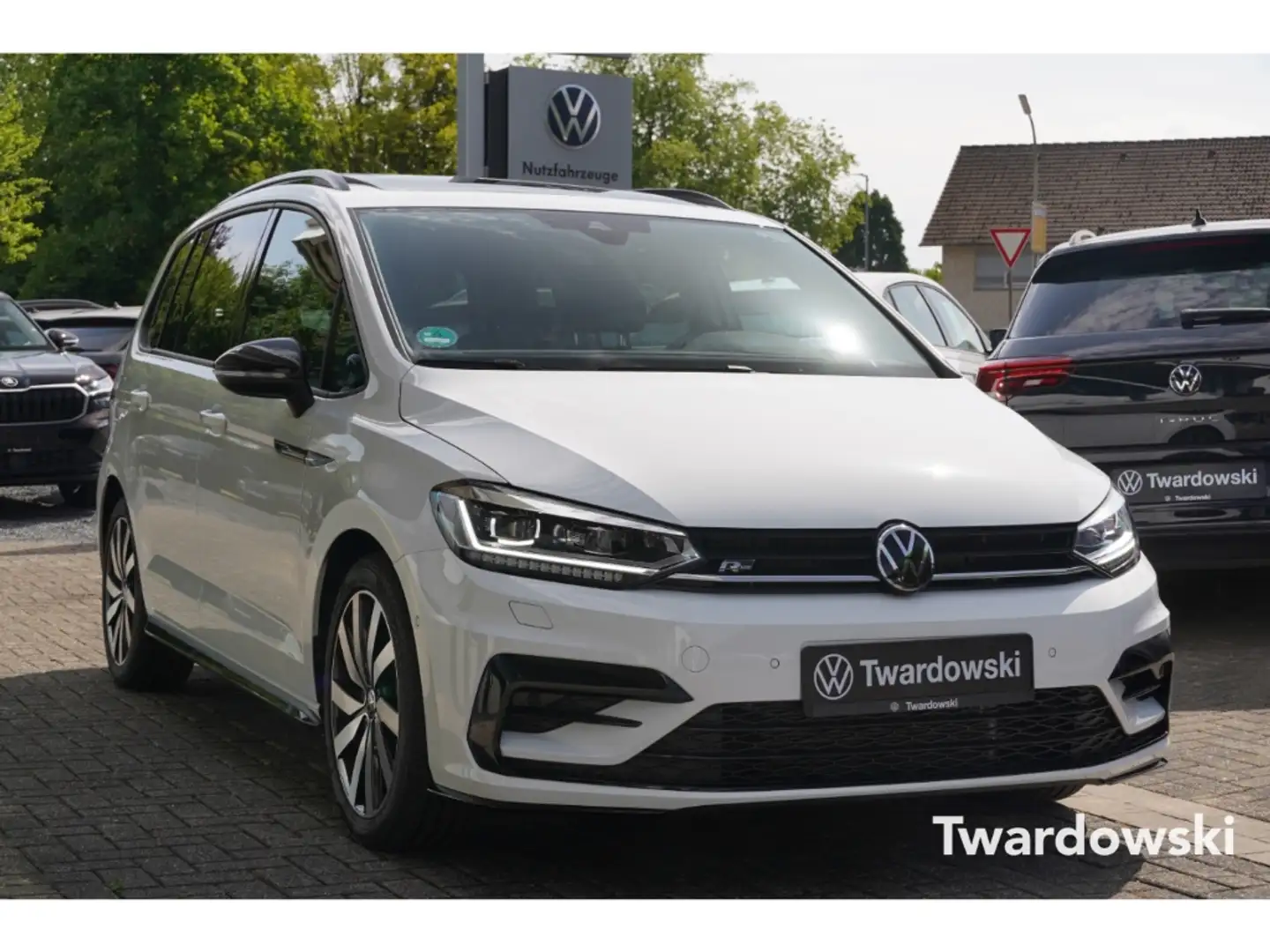 Volkswagen Touran 2.0 TDI Highline BMT 7.Sitze PANO AHK ACC Weiß - 1