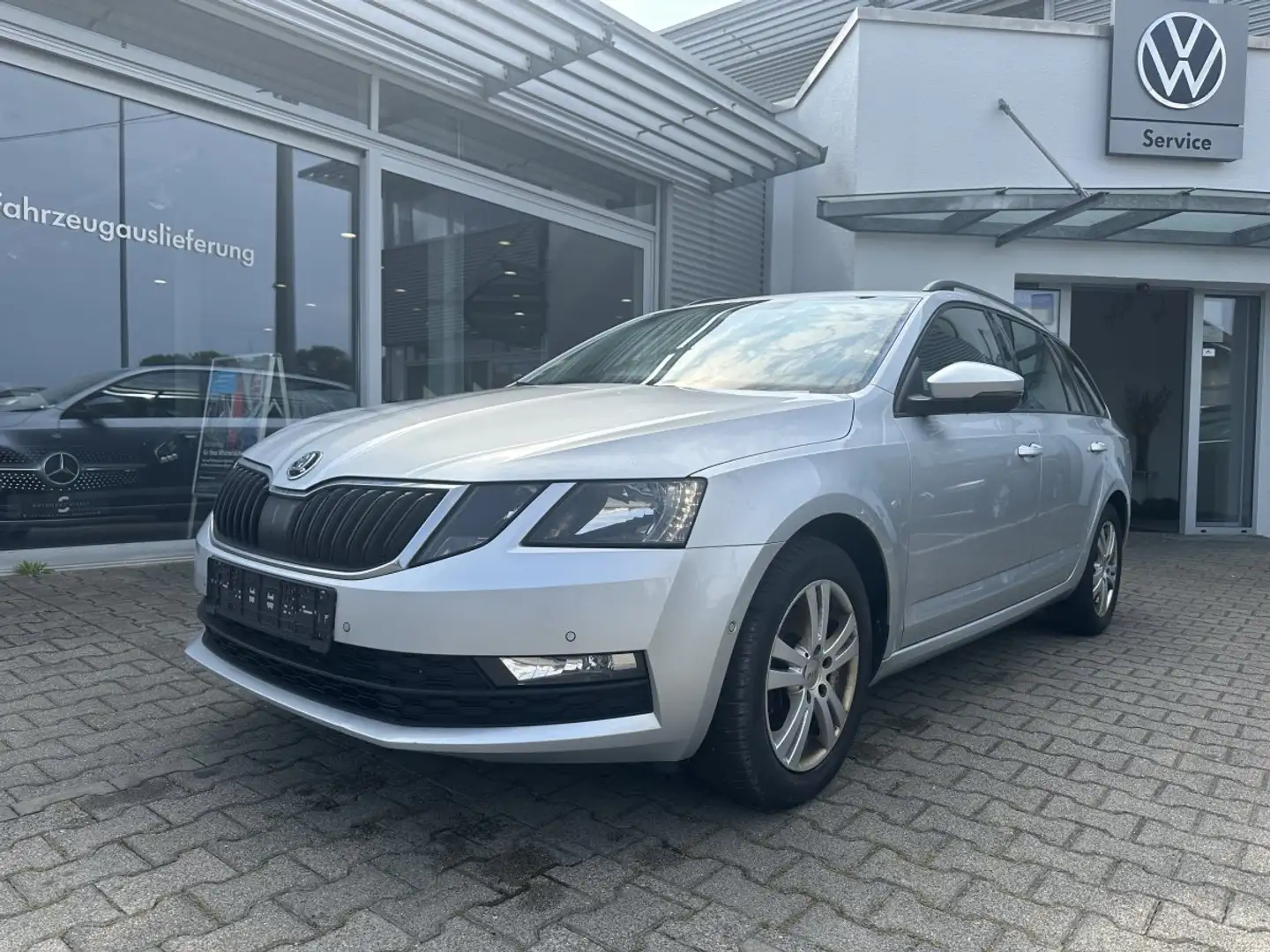 Skoda Octavia Combi SUNSET 2.0TDI*LED*NAVI*KAMERA Argent - 1