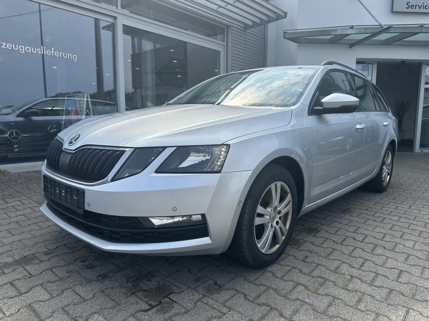 Skoda Octavia Combi SUNSET 2.0TDI*LED*NAVI*KAMERA Argent - 2