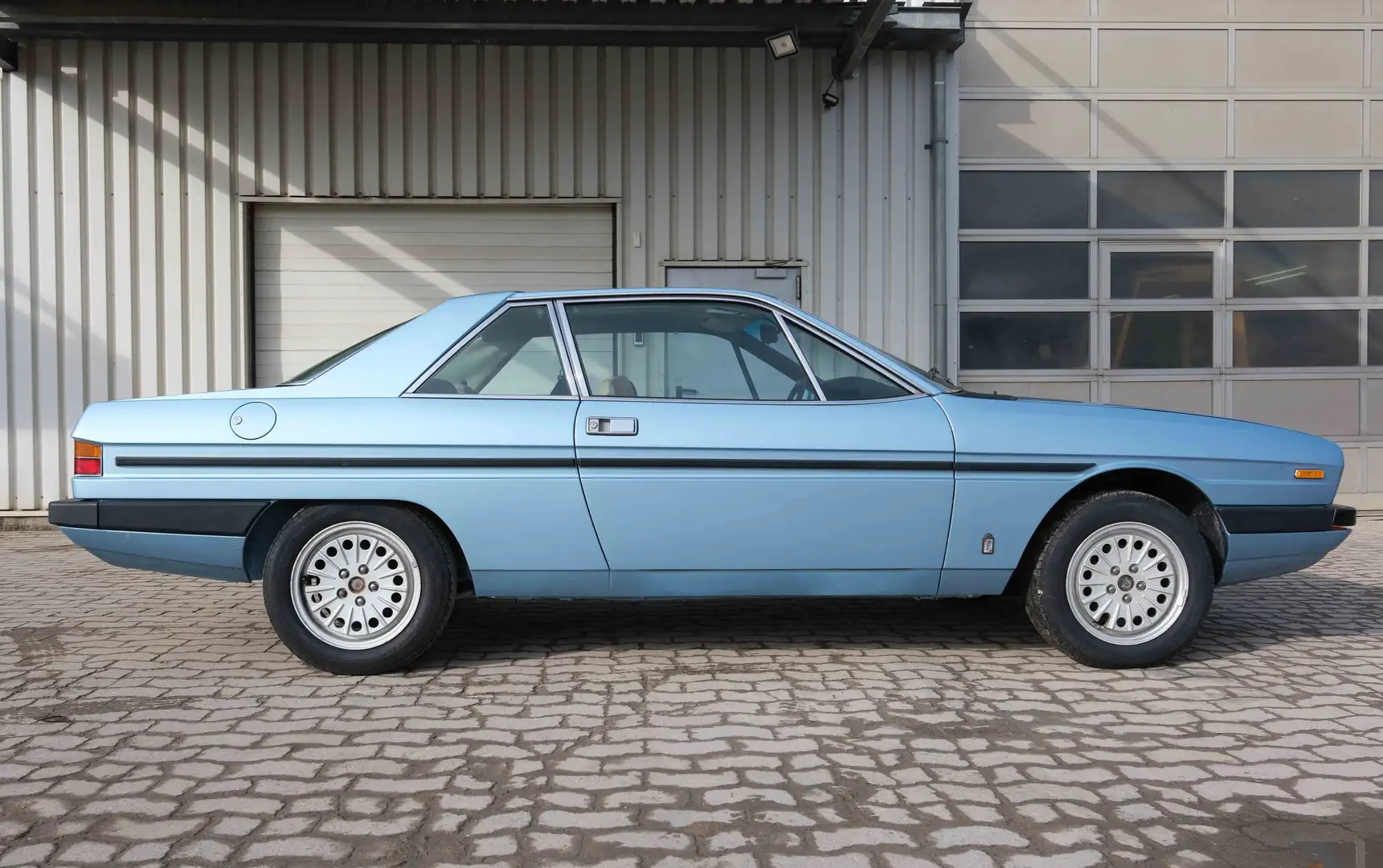 Lancia 2500 Gamma Coupe - service neu Синій - 1