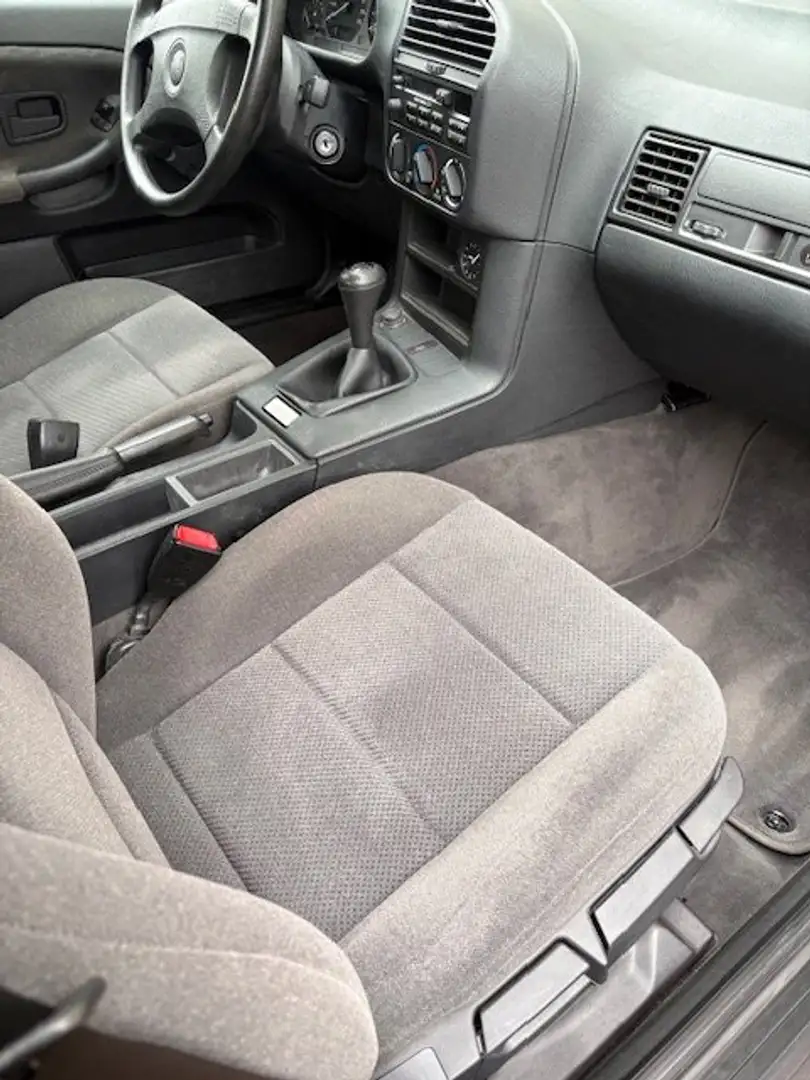 BMW 318 Neuweriger Zustand 69000KM Rot - 2