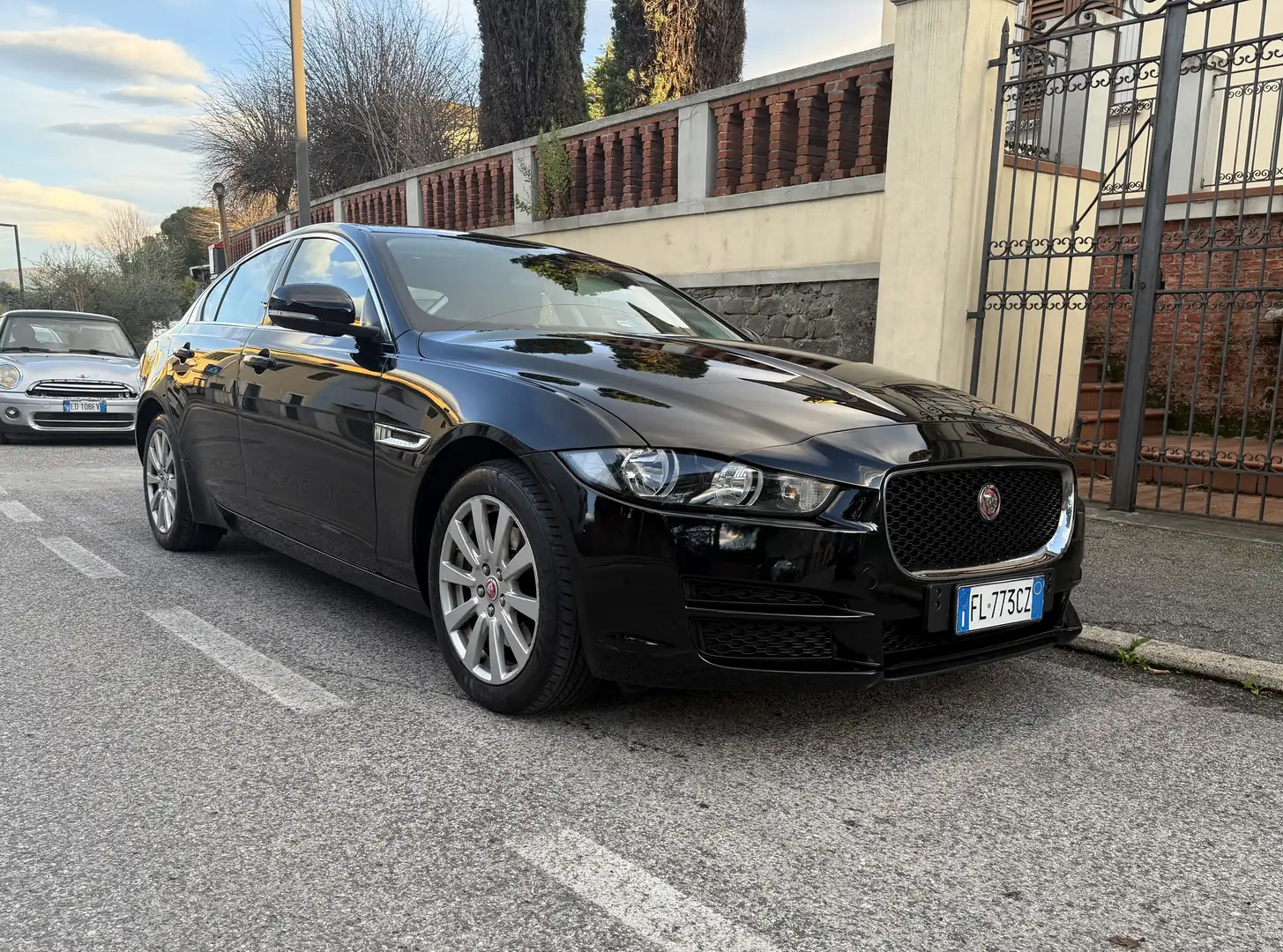 Jaguar XE 2.0d i4 Pure awd 180cv auto my18 - 2