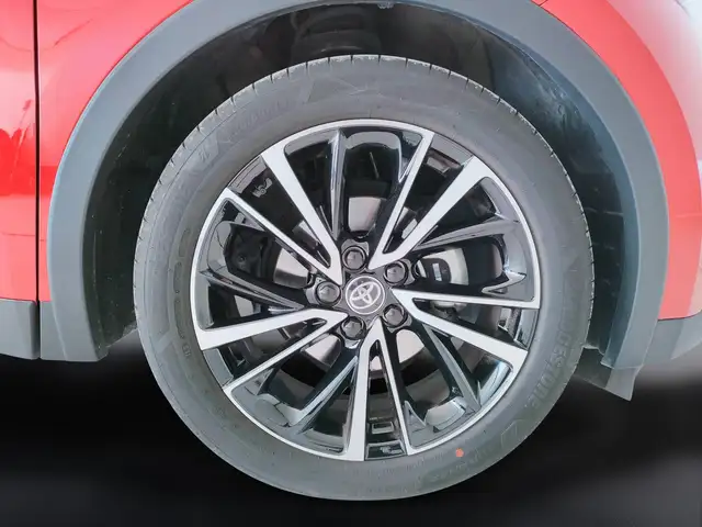 Toyota C-HR view 10