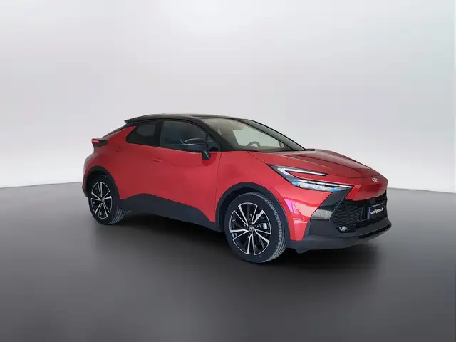 Toyota C-HR view 3
