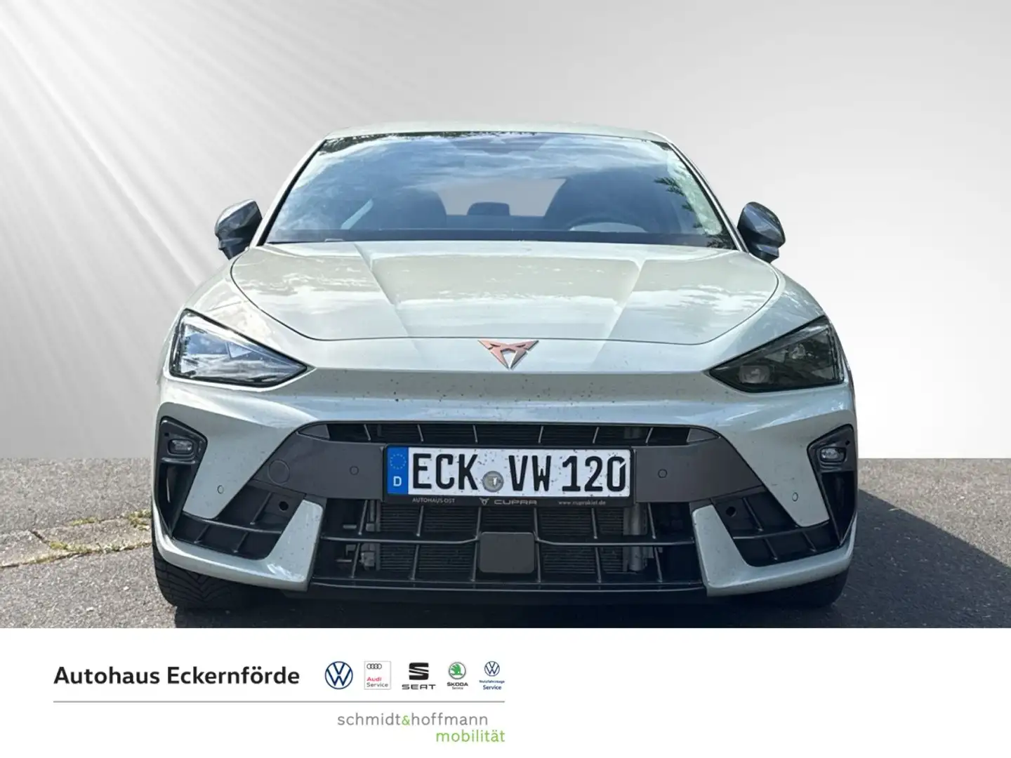 CUPRA Leon LEON 1,5eTSI Klima Navi Rückfahrkamera Grau - 2
