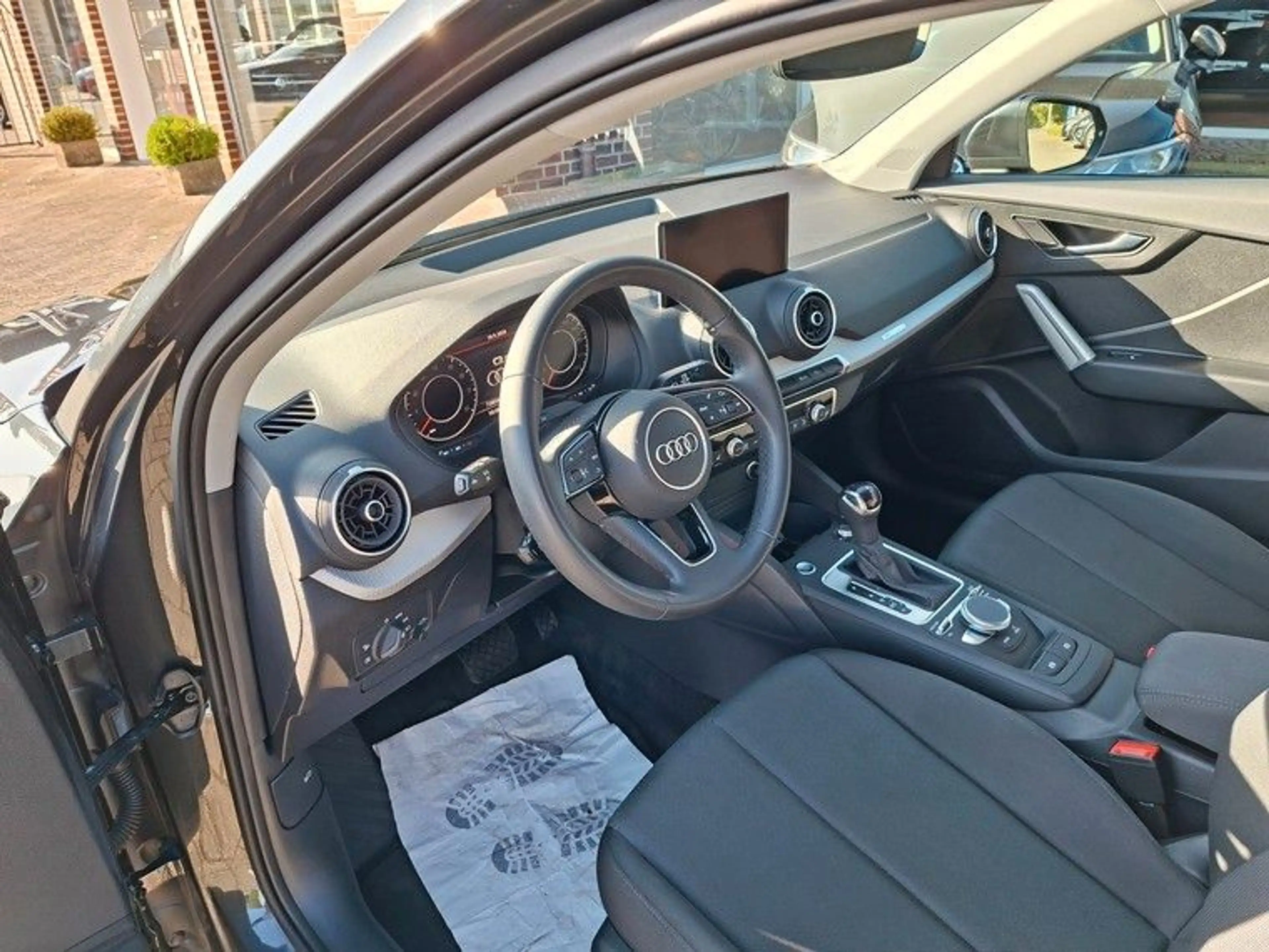 Audi Q2 1,,5TFSI 35 advanced DSG*AHK*MatrixLED*Kamera — photo 9