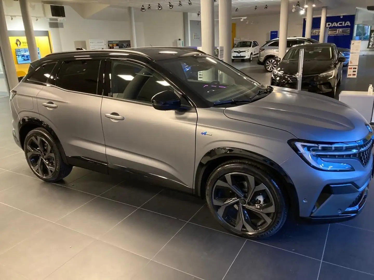 Renault Austral 1.3 mild hybrid Techno Esprit Alpine 160cv auto Grigio - 2