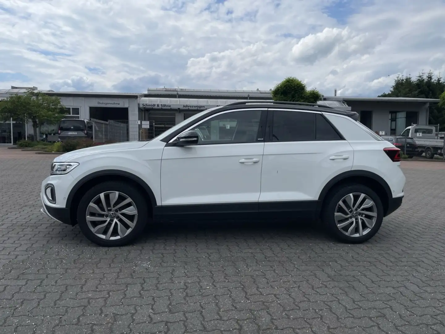 Volkswagen T-Roc 2.0 TDI Move DSG/Navi/LED/Standheiz./ACC/Dgt.Cockp Wit - 2