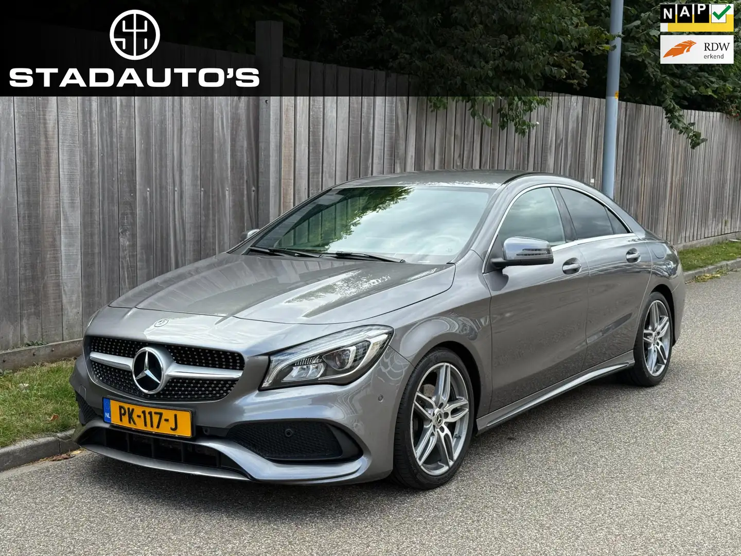 Mercedes-Benz CLA 180 AMG-Line Automaat Camera NAP! Gris - 1