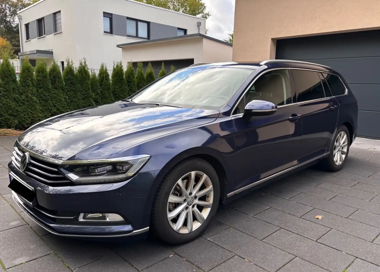 Volkswagen Passat Variant 2.0 TDI DSG 190PS Highline Blau - 1
