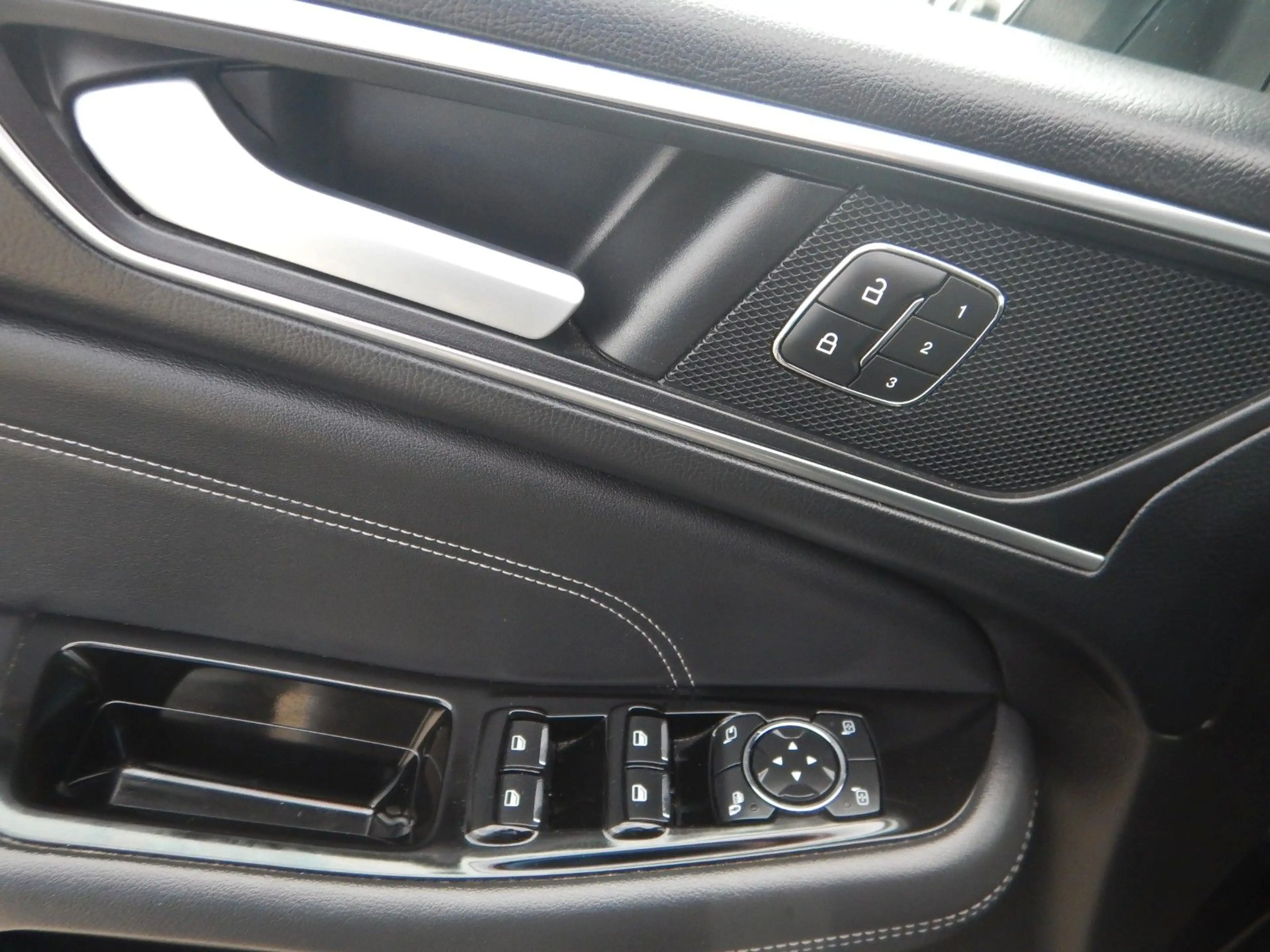 Ford S-Max S-MAX Titanium — photo 14