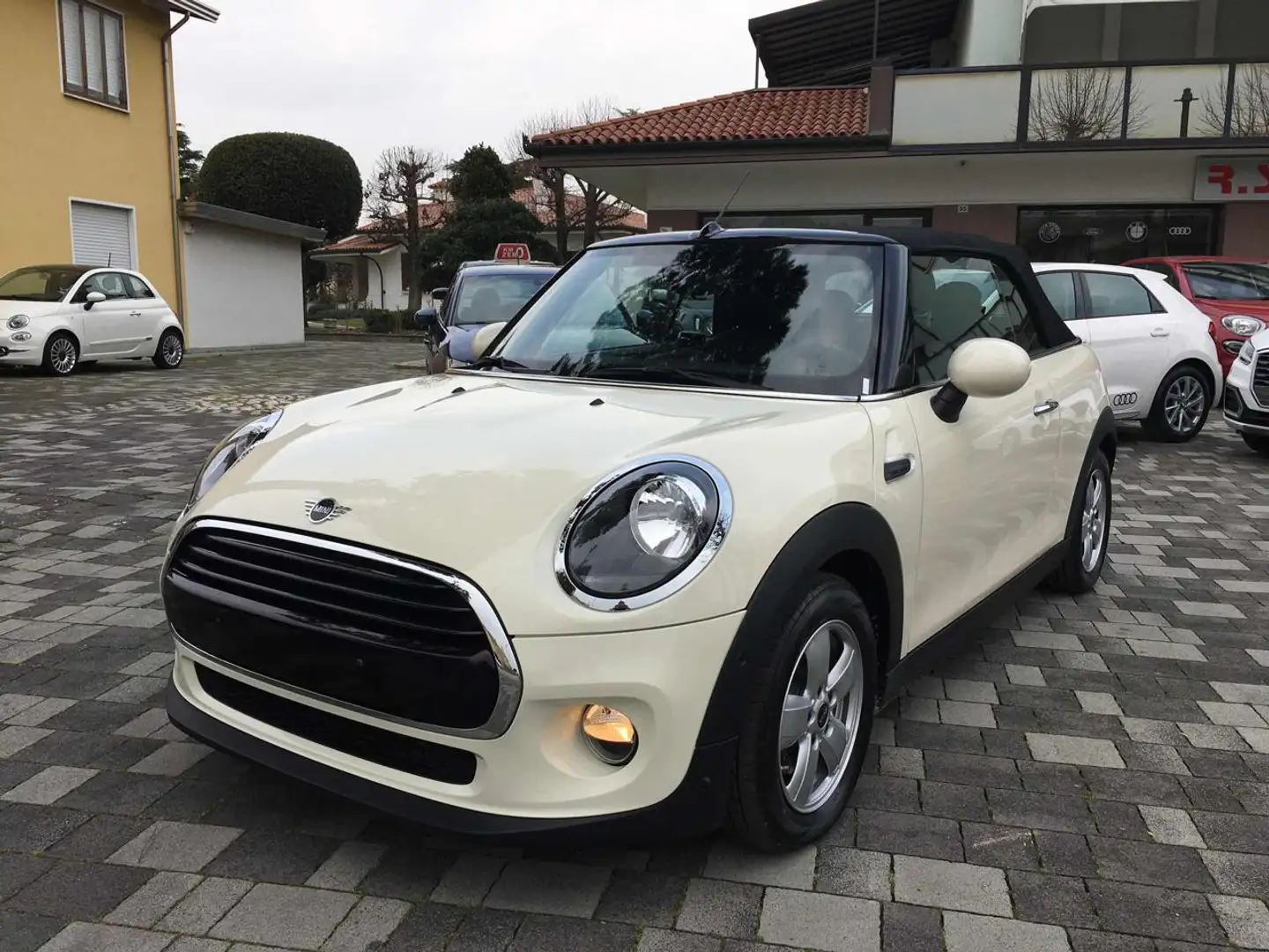 MINI Cooper D Cabrio Mini 1.5 116CV #NEOPATENTATI Beige - 1