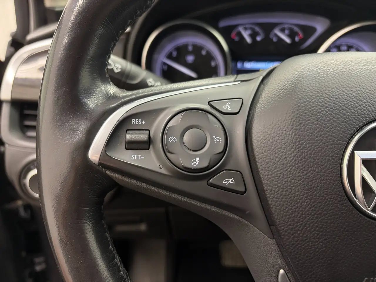 Buick Envision photo Buick Envision