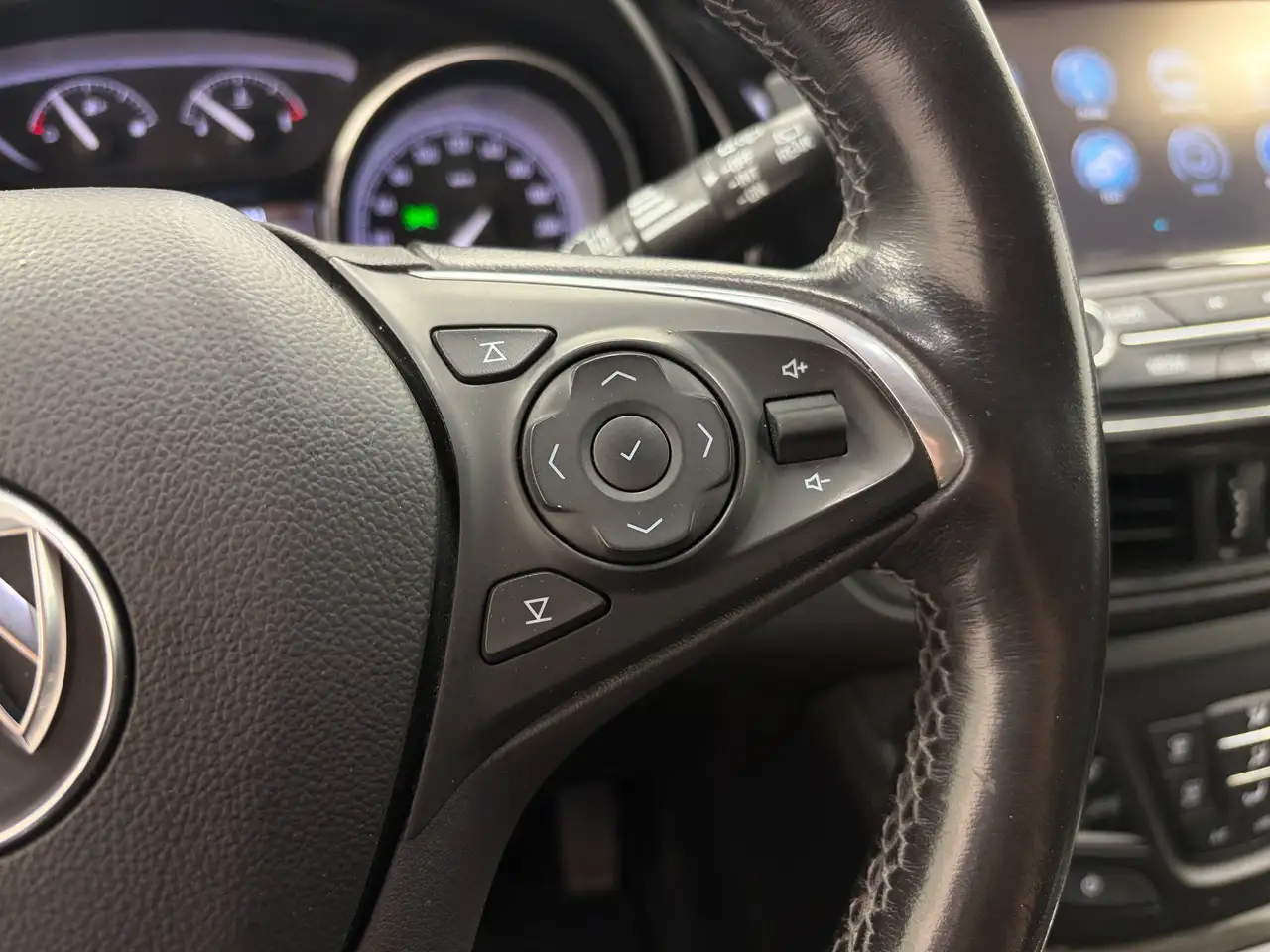 Buick Envision photo Buick Envision