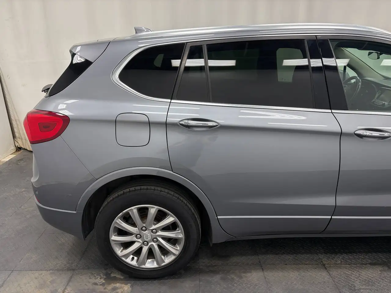 Buick Envision photo Buick Envision