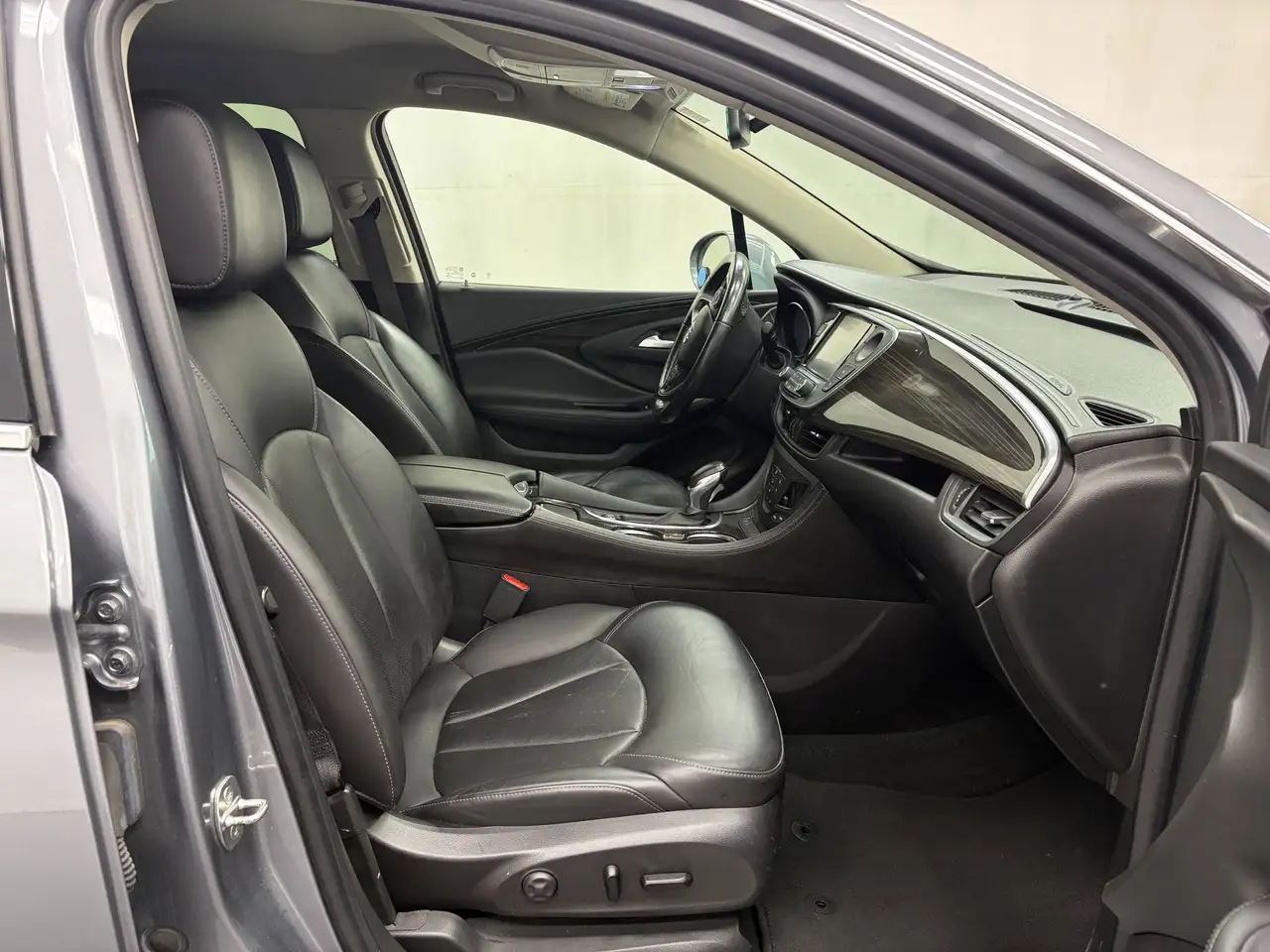 Buick Envision photo Buick Envision