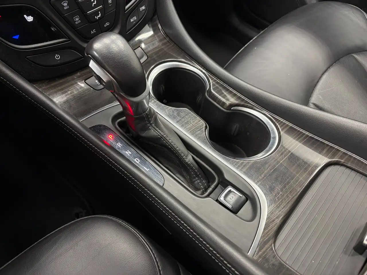 Buick Envision photo Buick Envision