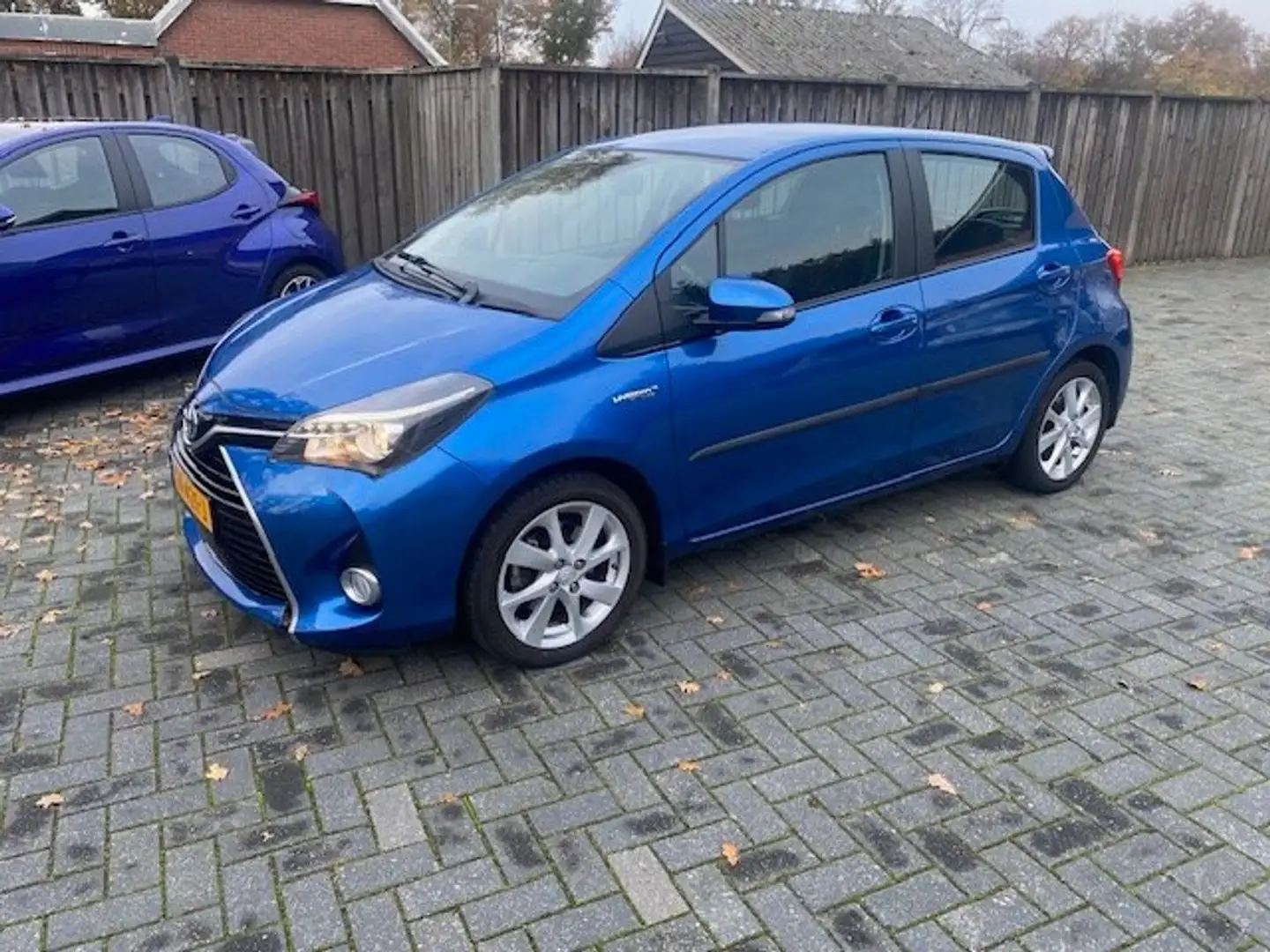 Toyota Yaris 1.5 Hybrid Dynamic KEYLESS HALF-LEER NL-AUTO NAP Blauw - 2