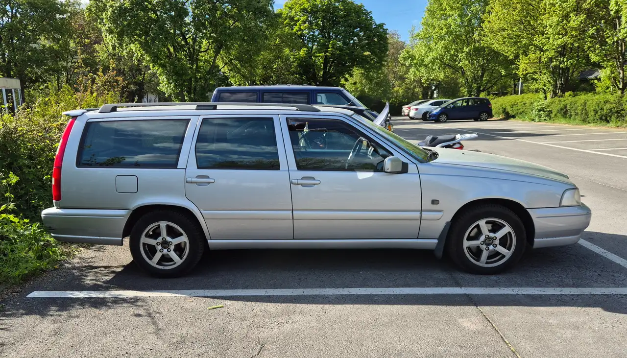 Volvo V70 2.5, foto 2