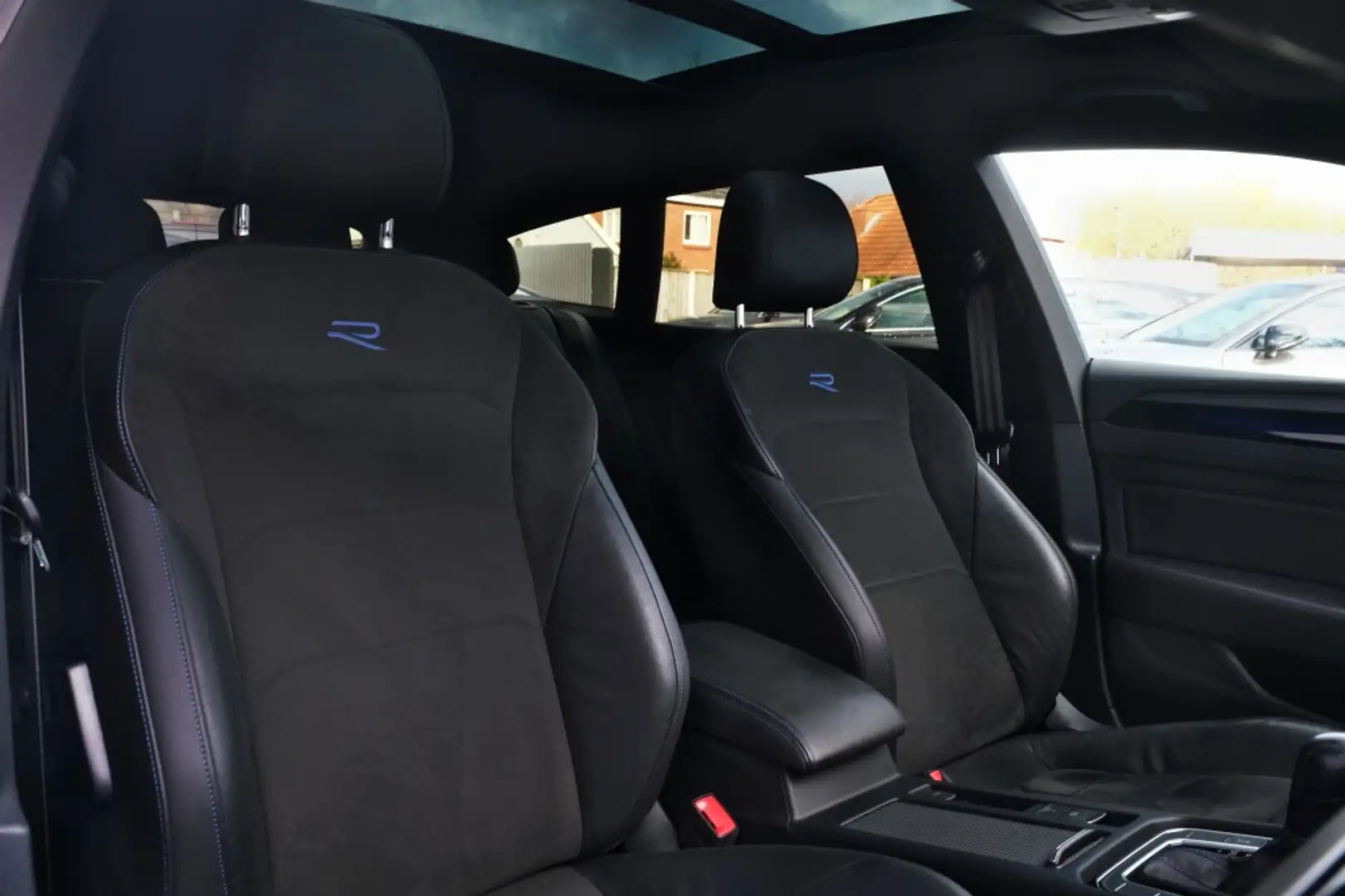 Volkswagen Arteon Shooting Brake R 2.0 TSI 4MOTION 320pk DSG7 Pano 3 Blanc - 2