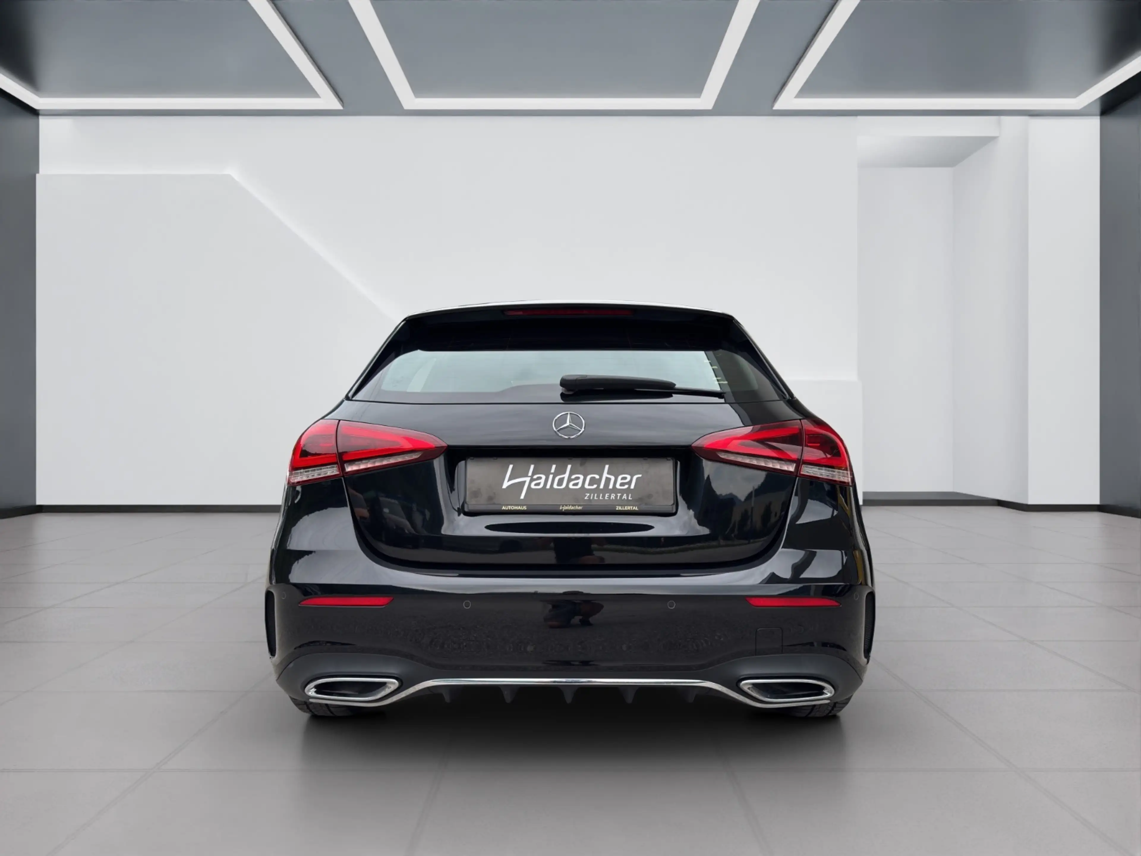Mercedes-Benz A 200 d AMG Line PTS Shz LED Distr Ambi AMG MBUX — photo 6