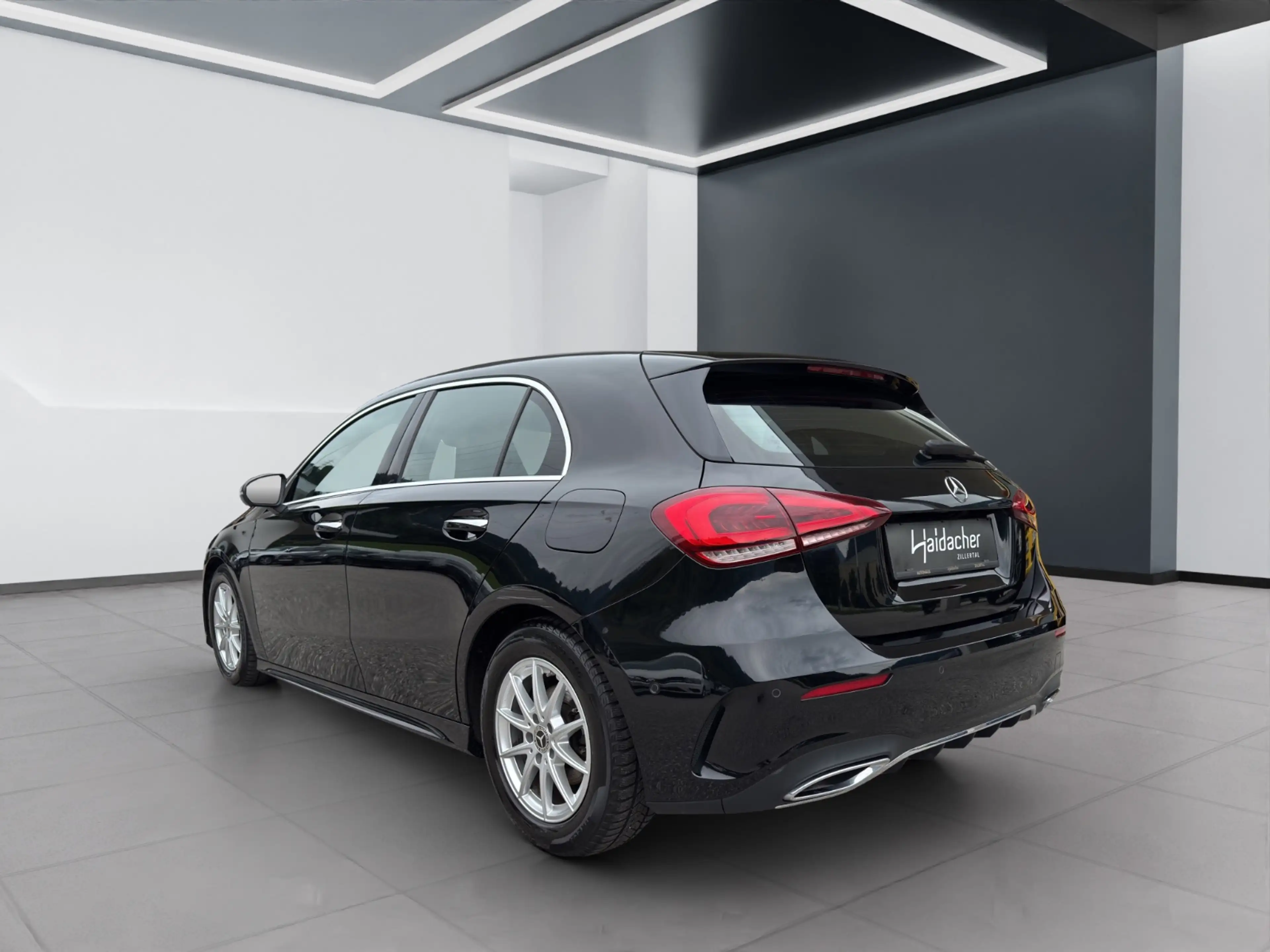 Mercedes-Benz A 200 d AMG Line PTS Shz LED Distr Ambi AMG MBUX — photo 5