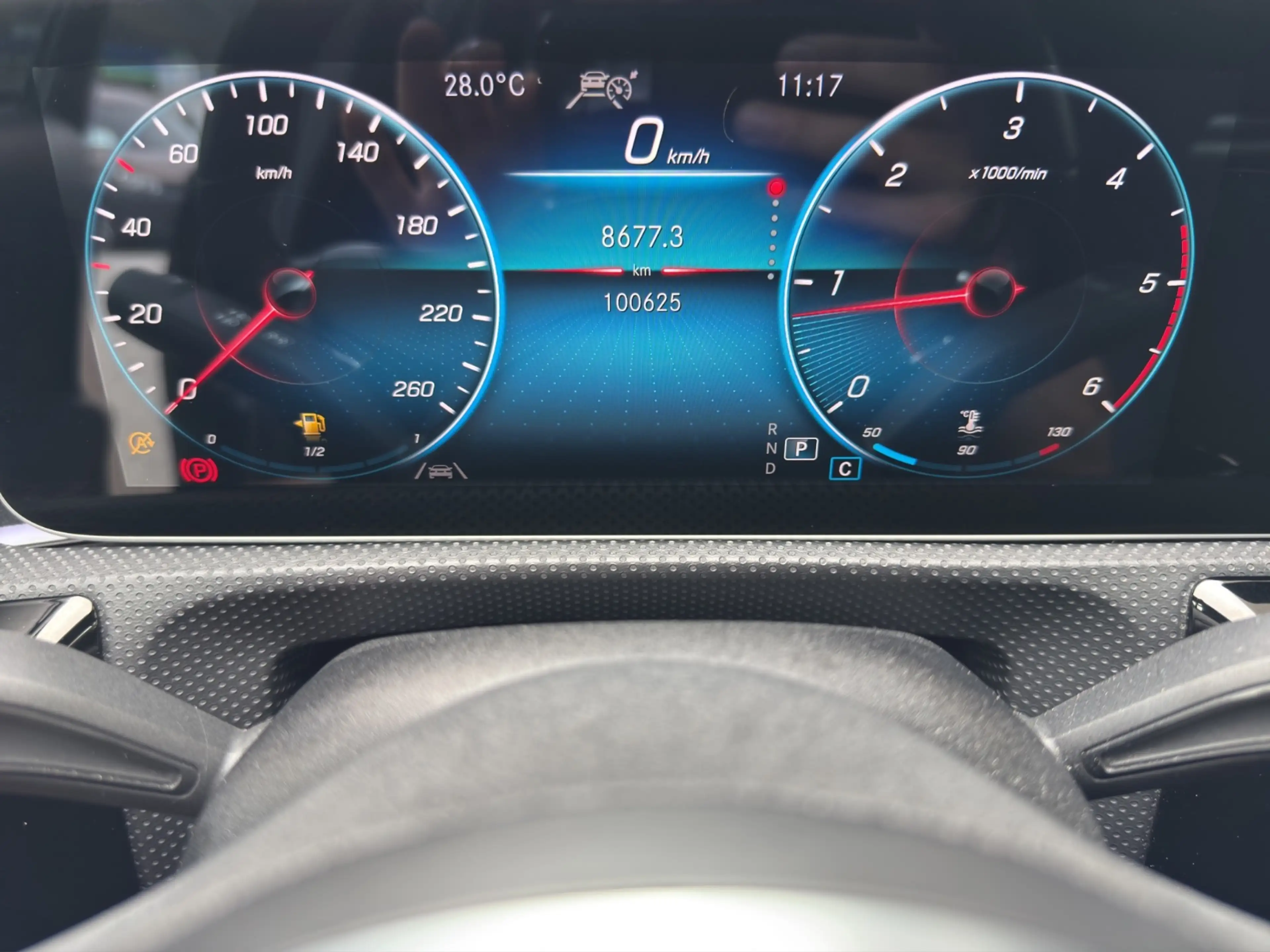 Mercedes-Benz A 200 d AMG Line PTS Shz LED Distr Ambi AMG MBUX — photo 15