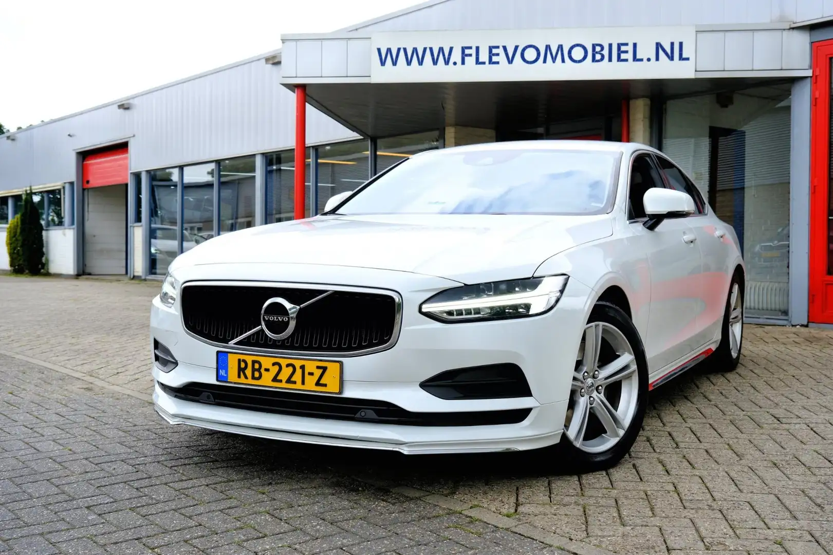 Volvo S90 2.0 T5 254pk Momentum Aut. Leder|Navi|BLIS|Apple C Bianco - 1