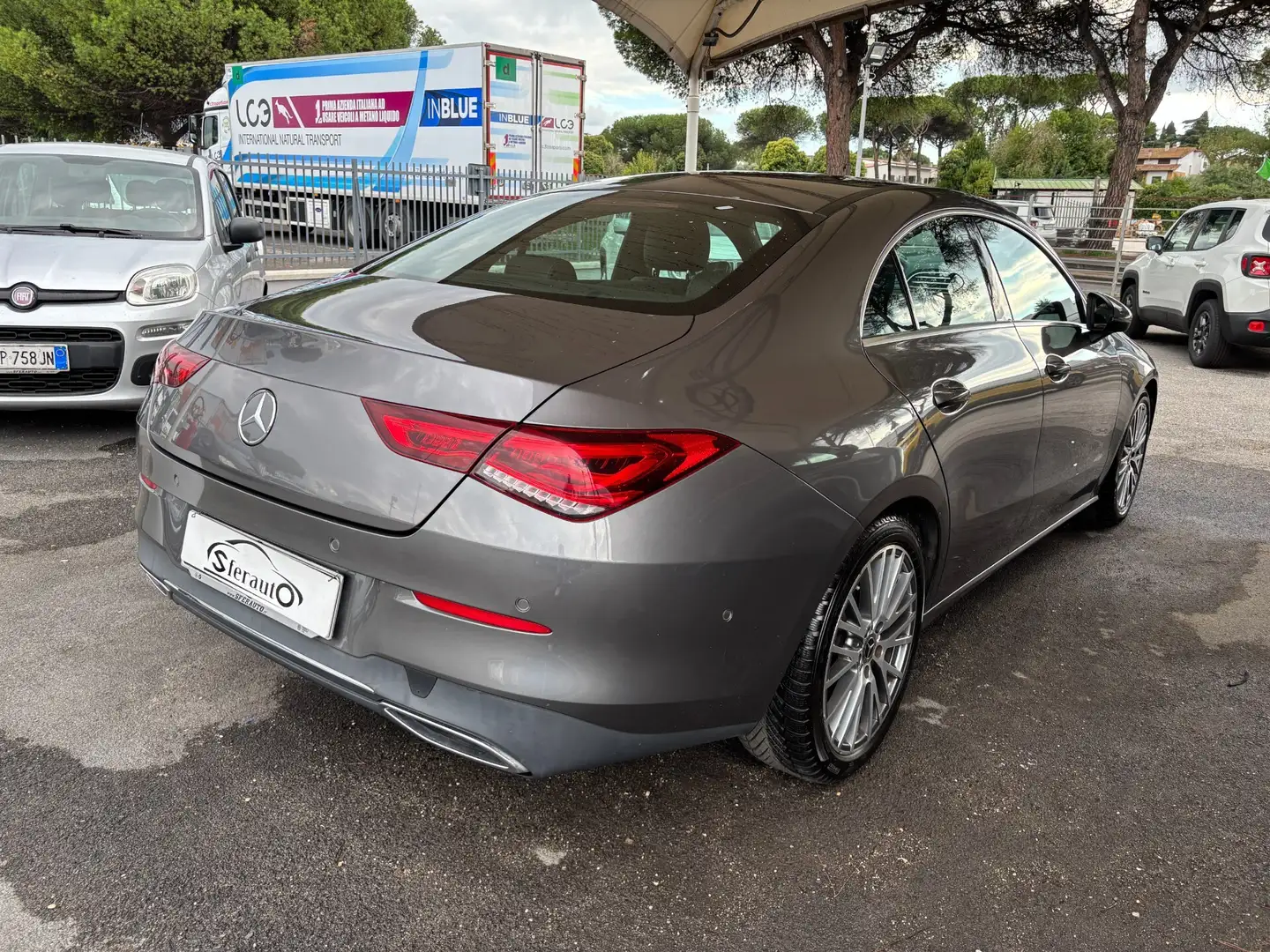 Mercedes-Benz CLA 180 CLA 180 d Automatic Sport Grijs - 2