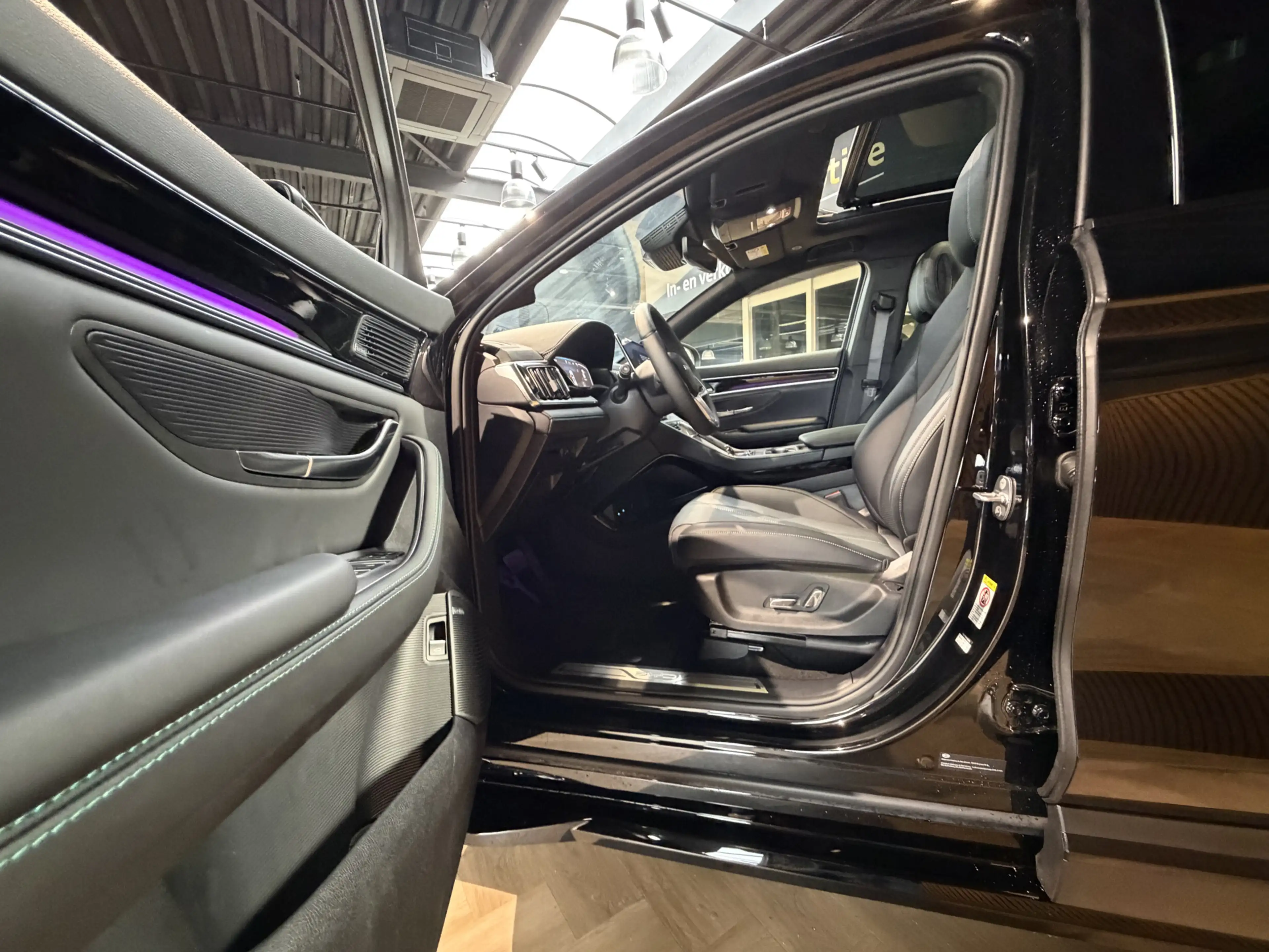 BYD Seal U 1.5 DM-i FWD | ULTRA BLACK MAXTON UITVOERING | Ful — photo 9
