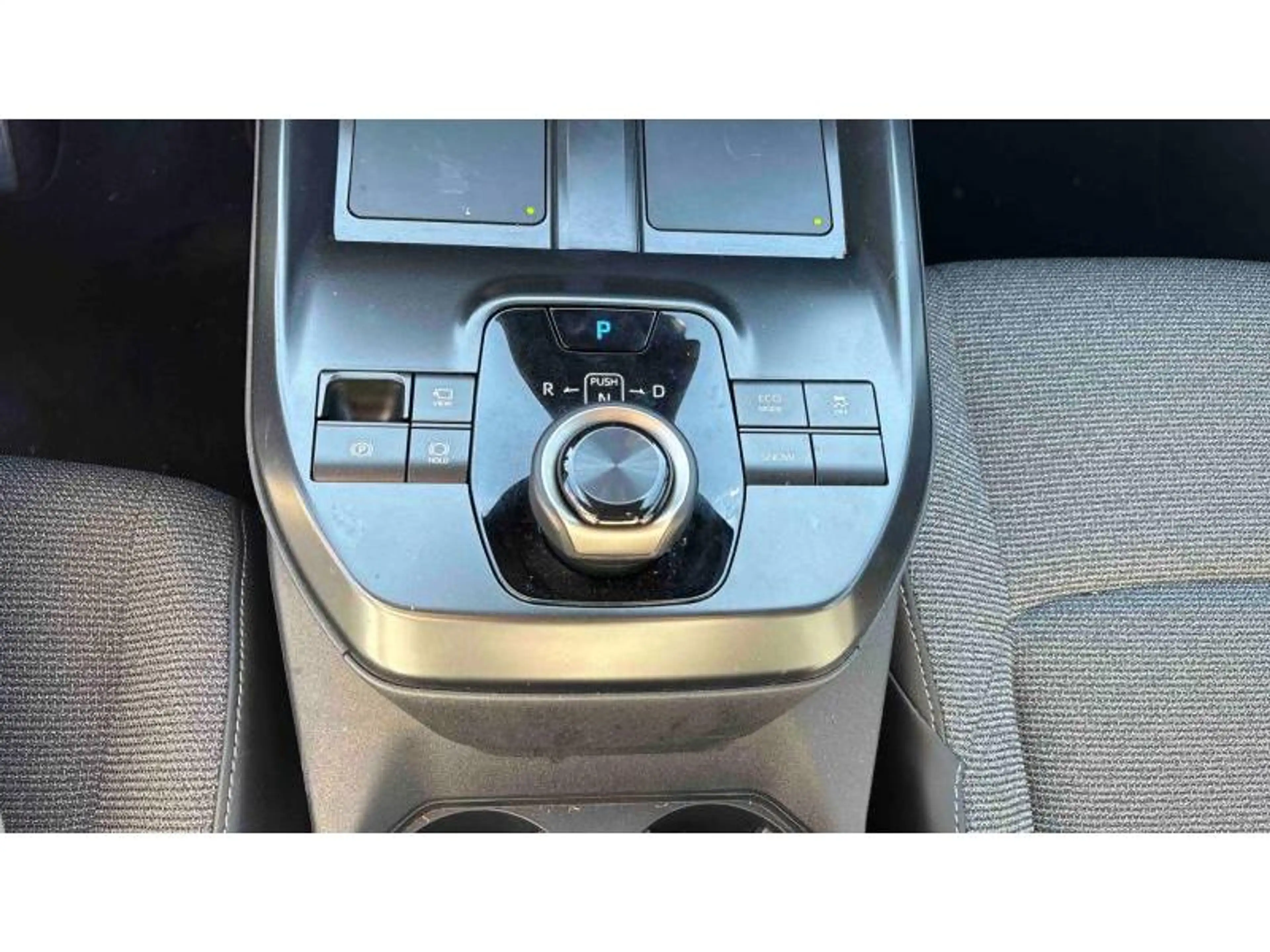 Toyota bZ4X Business — photo 10