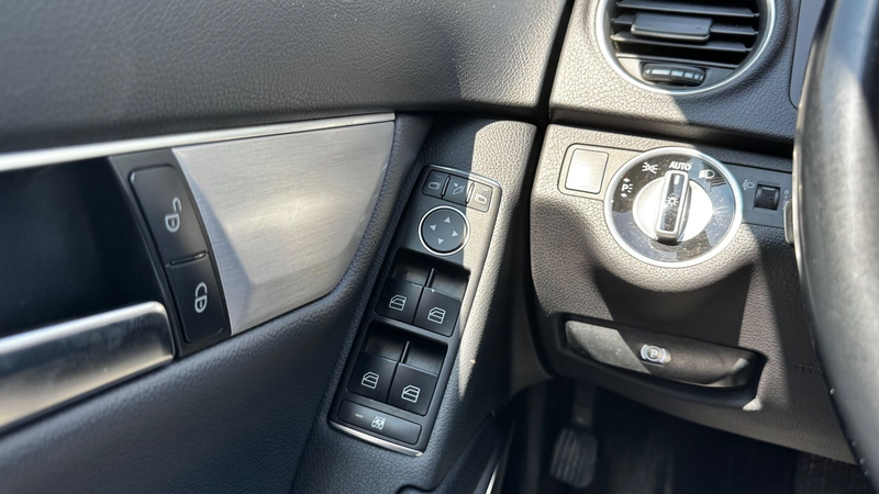 Mercedes-Benz C 220 lim. BlueEfficiency *8xBereift/NAVI.* — photo 14