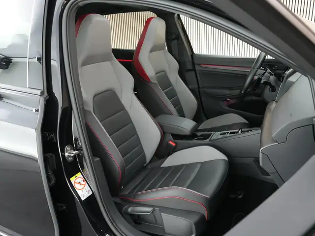 Volkswagen Golf view 5