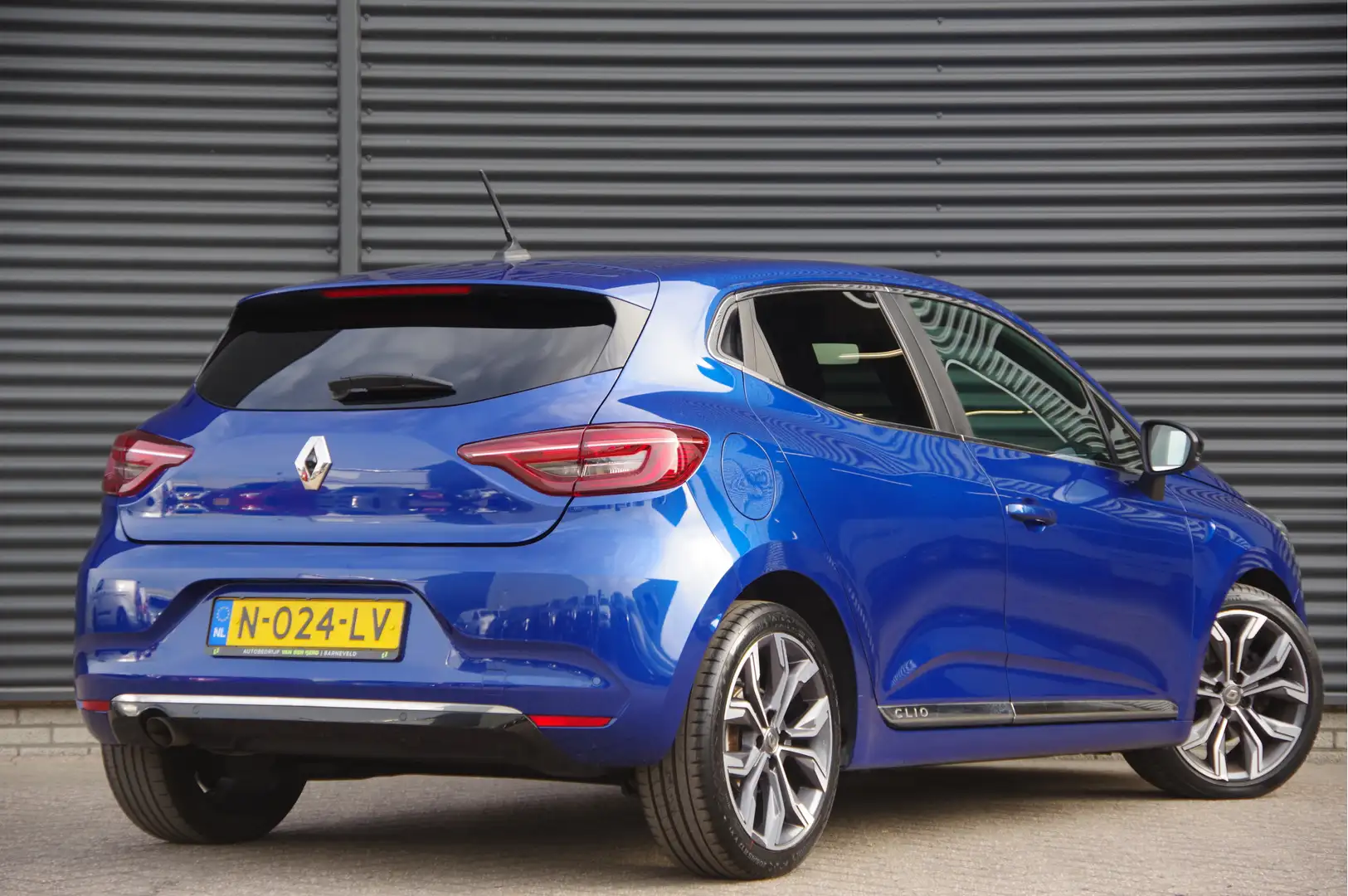 Renault Clio 1.3 TCe Initiale Paris 131PK AUT. LED, LEDER, KEYL Blauw - 2