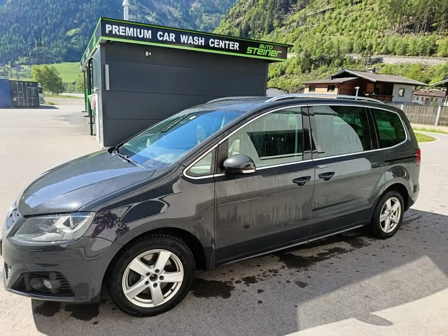 SEAT Alhambra 2.0 TDI Executive Plus Grau - 2