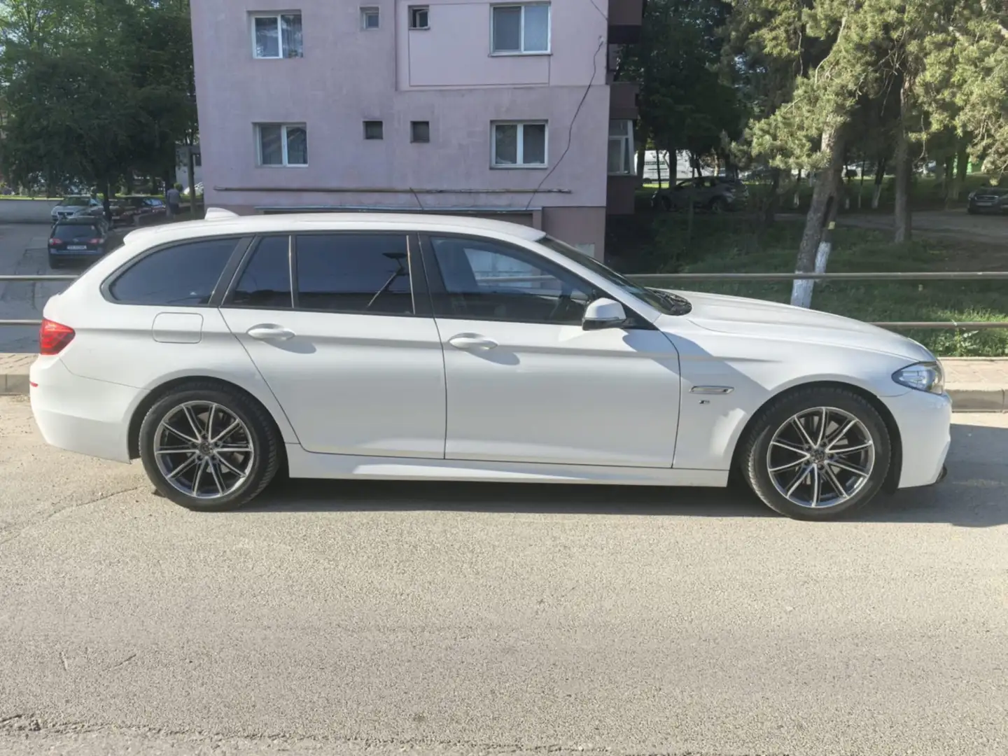 BMW 525 525d Touring Sport-Aut. Modern Line - 2