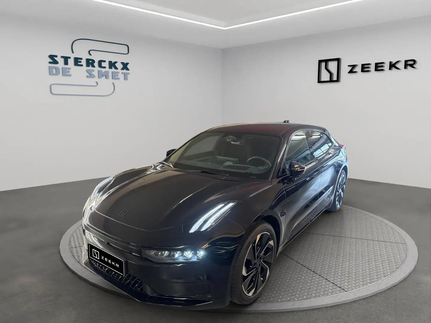 Zeekr 001 001 100 kWh RWD Long Range Schwarz - 1