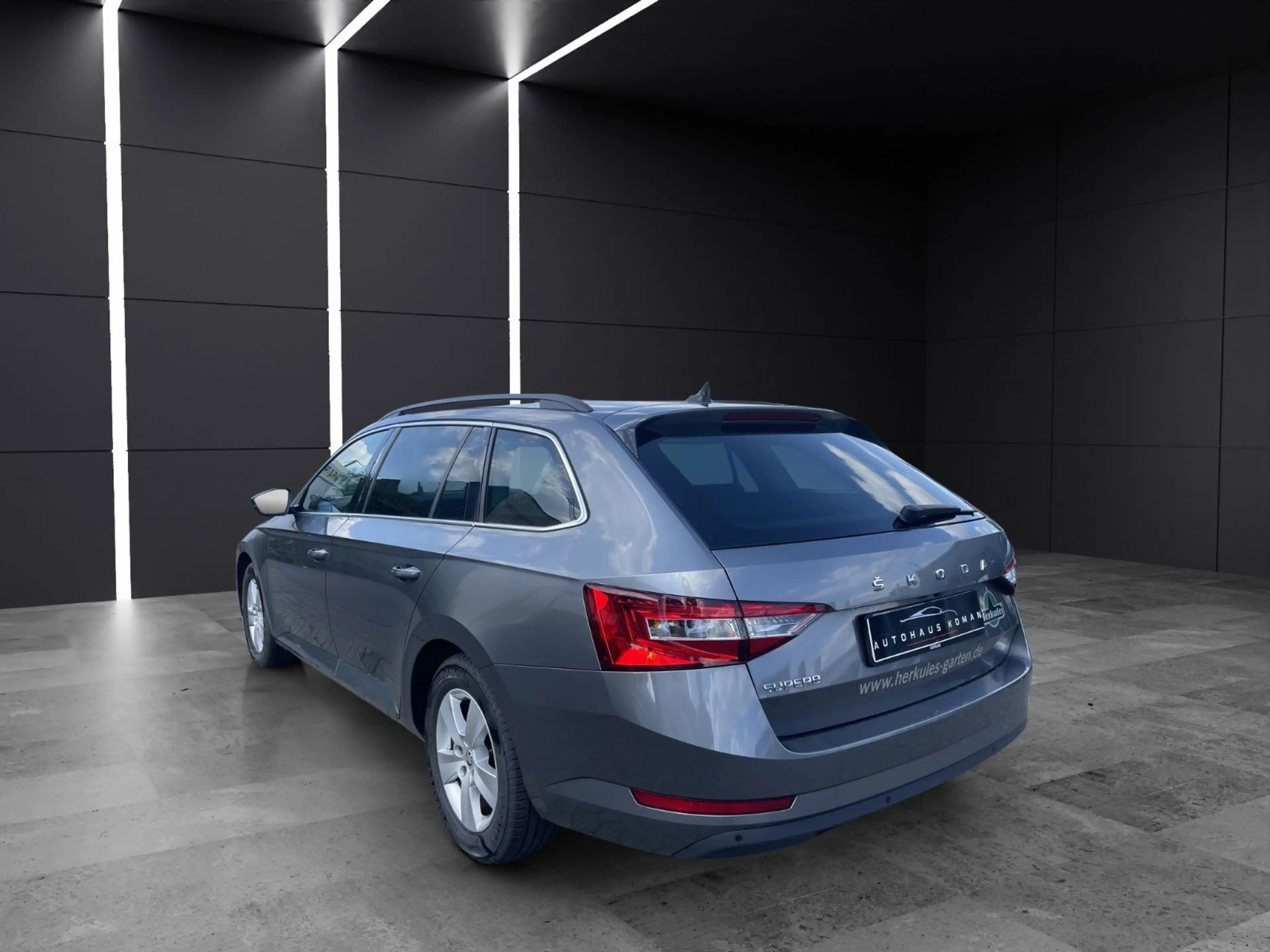 Skoda Superb Combi 2.0TDI*AUTOM.*PDC*NAVI*ACC*1.HAND — photo 6