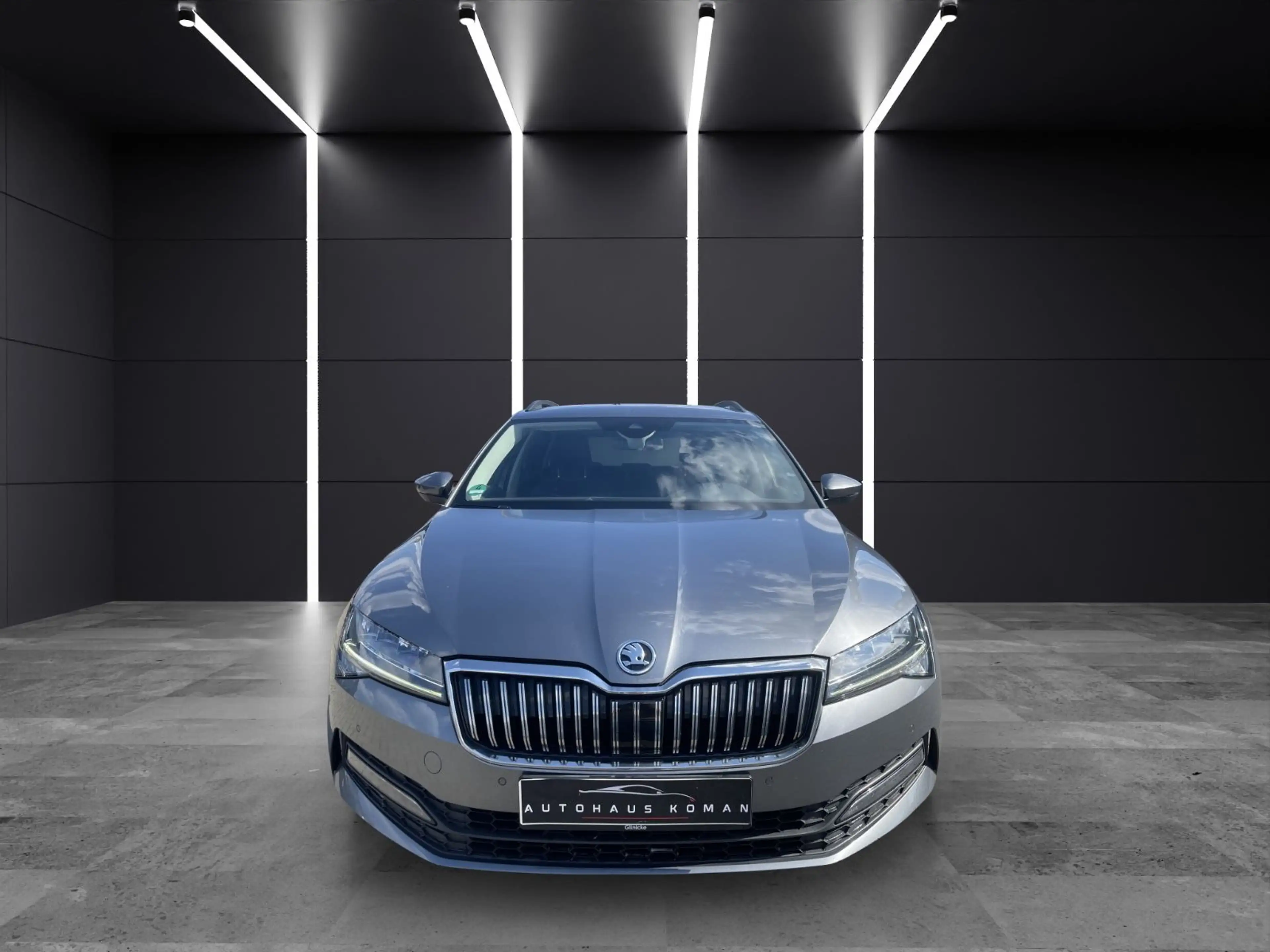 Skoda Superb Combi 2.0TDI*AUTOM.*PDC*NAVI*ACC*1.HAND — photo 3