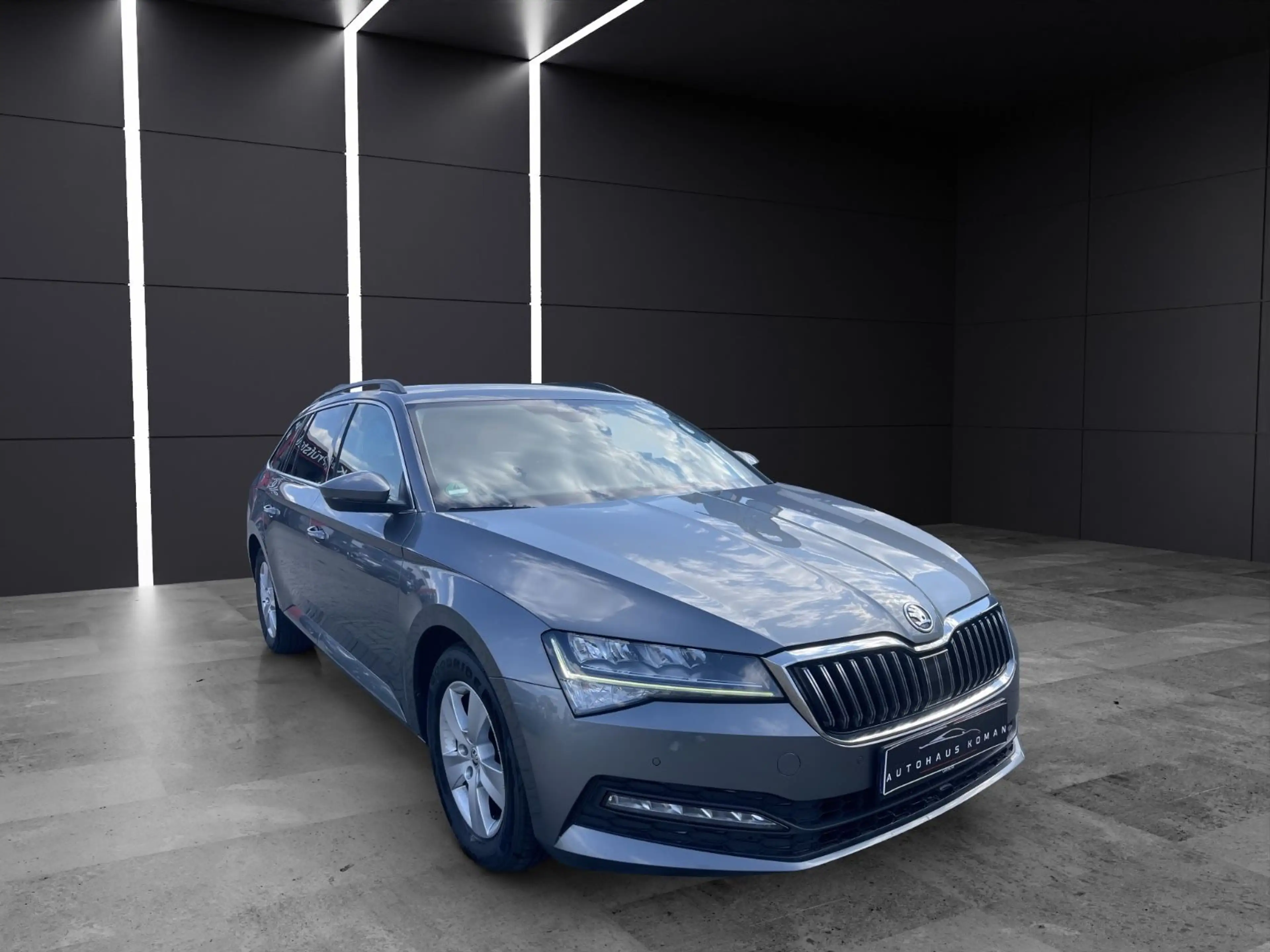 Skoda Superb Combi 2.0TDI*AUTOM.*PDC*NAVI*ACC*1.HAND — photo 2