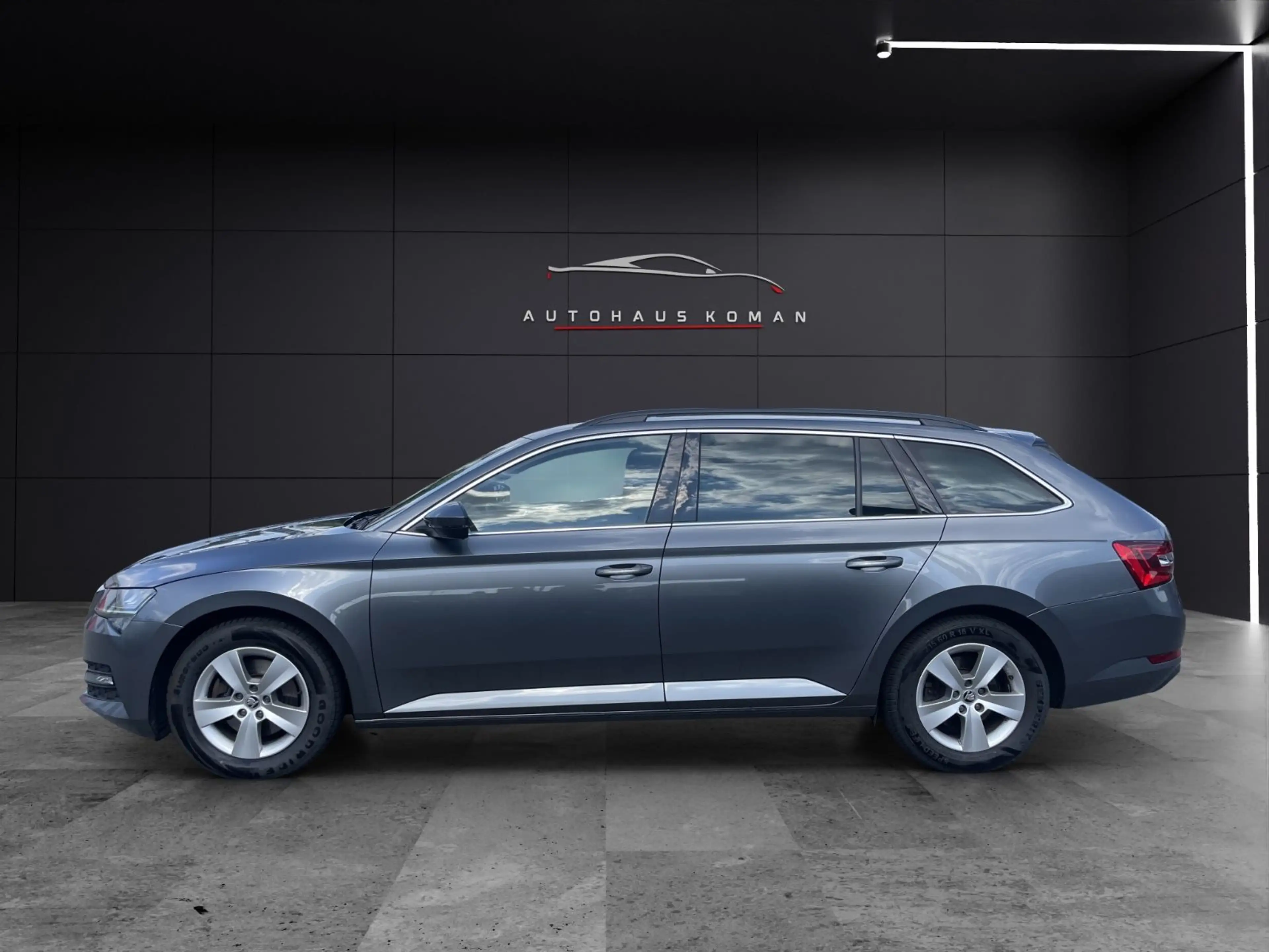Skoda Superb Combi 2.0TDI*AUTOM.*PDC*NAVI*ACC*1.HAND — photo 4