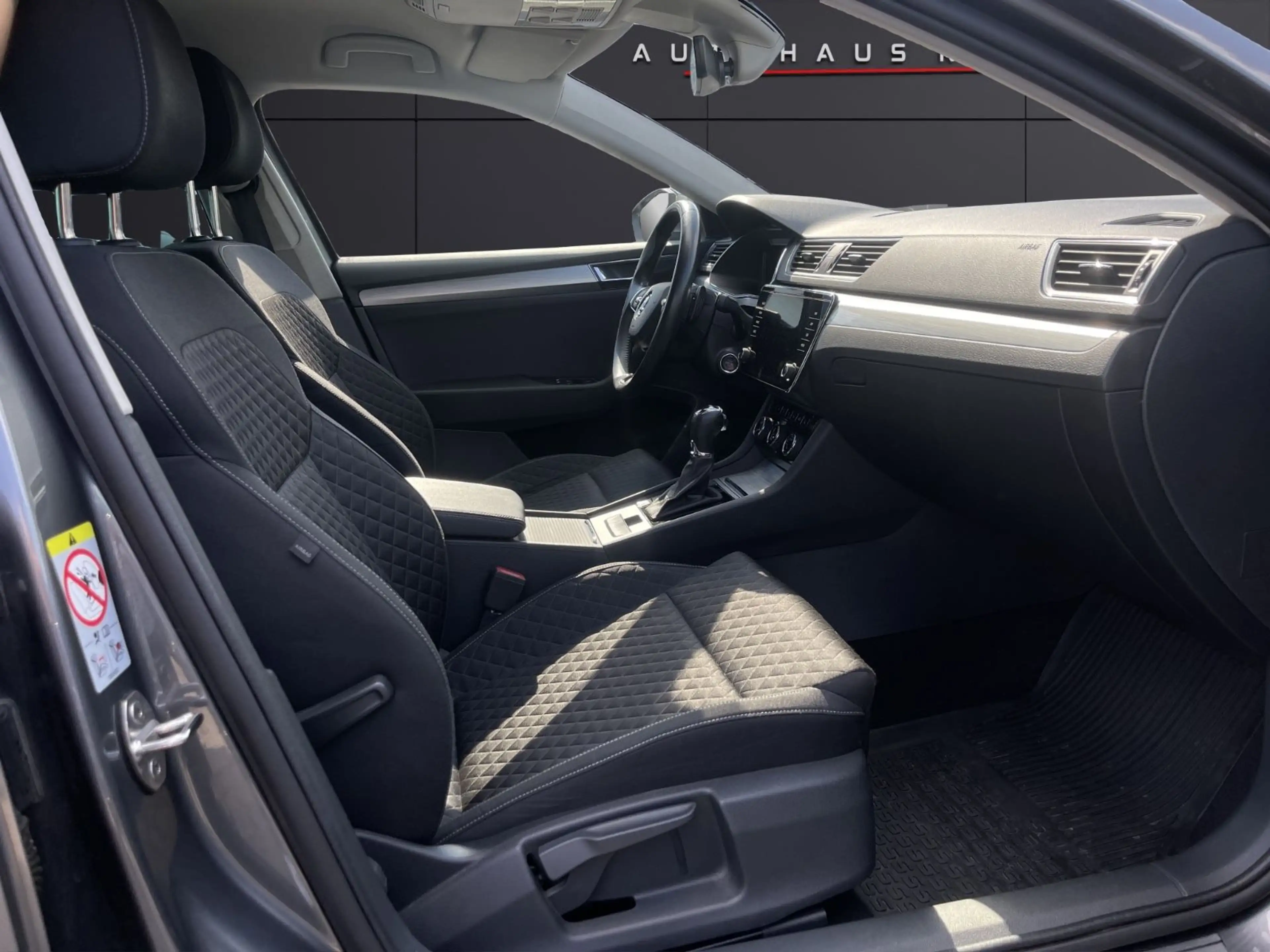 Skoda Superb Combi 2.0TDI*AUTOM.*PDC*NAVI*ACC*1.HAND — photo 15
