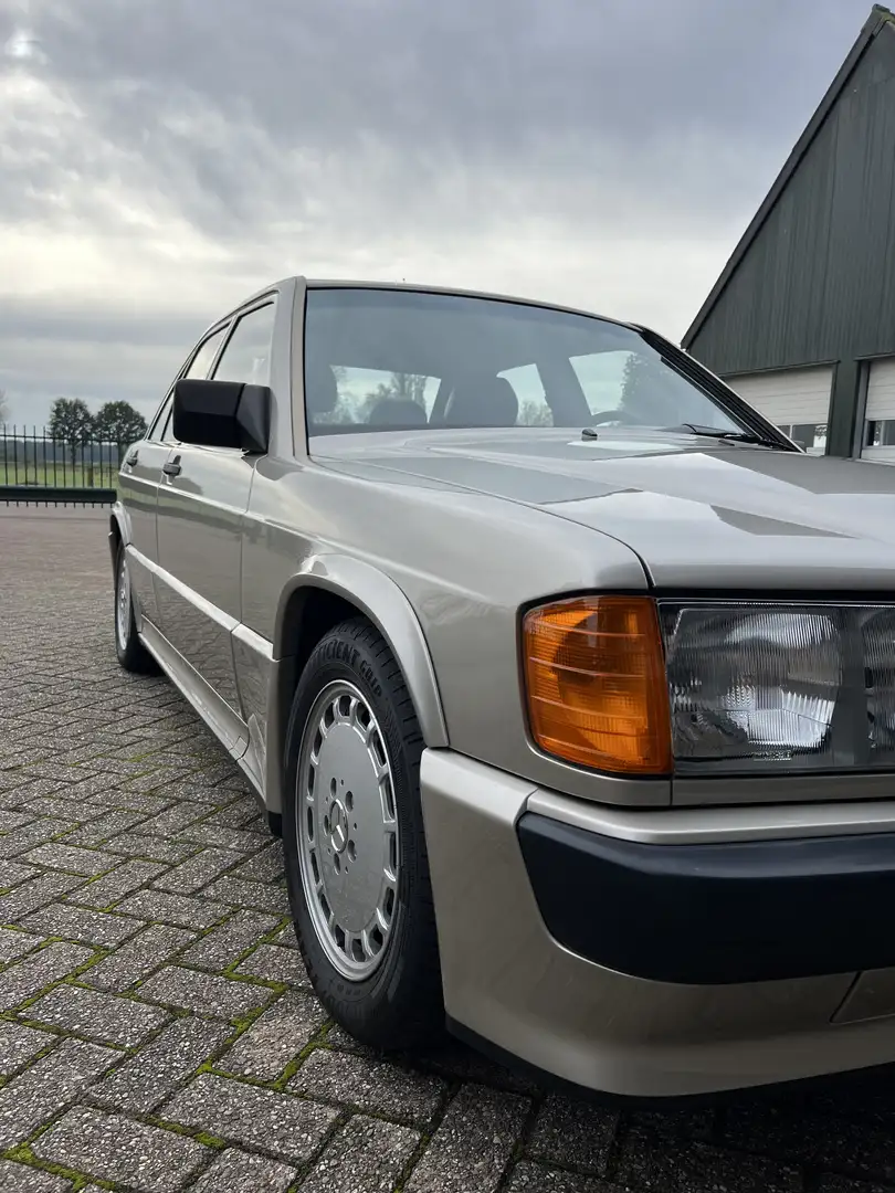 Mercedes-Benz 190 E 2.5-16 - 2