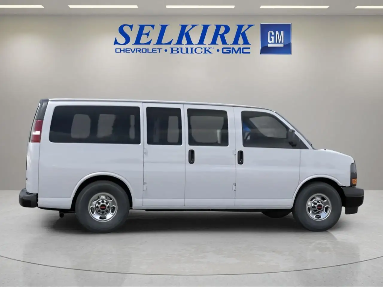 GMC Savana снимка GMC Savana