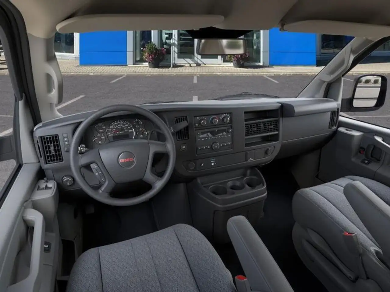 GMC Savana снимка GMC Savana