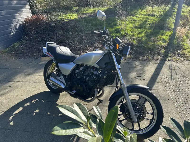 Honda VF 500 - foto 3