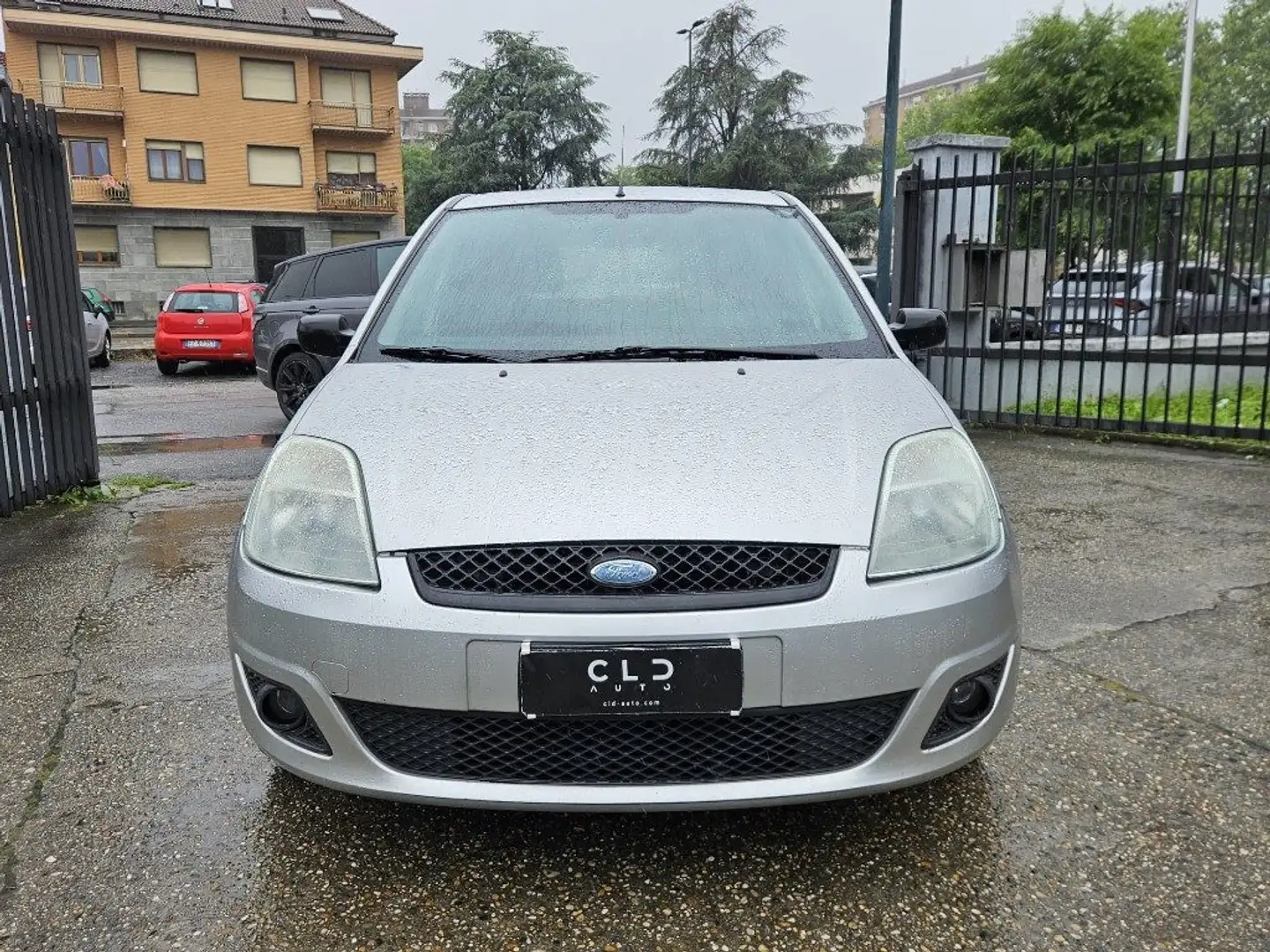 Ford Fiesta 1.4 16V 5p. Ghia Grigio - 2